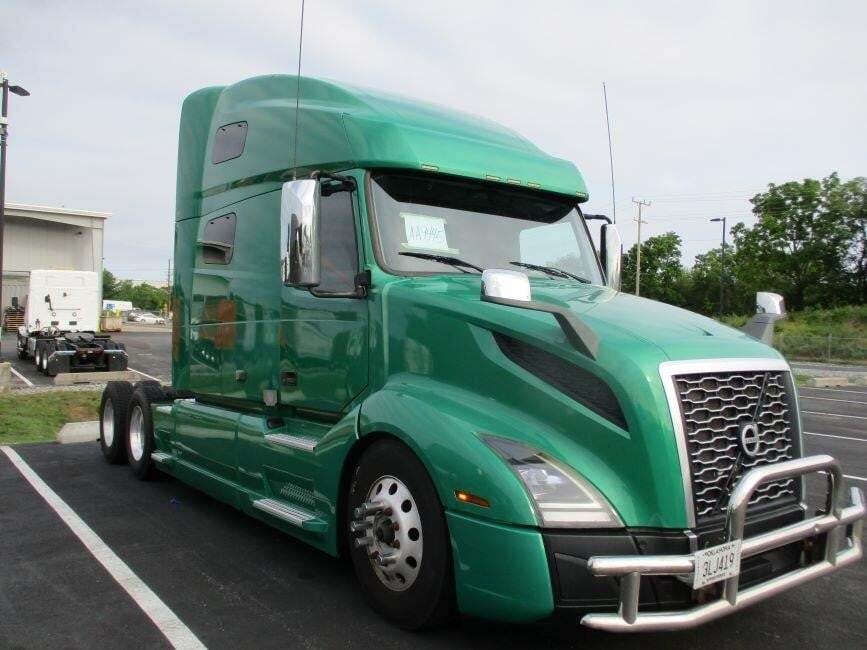 2020 Volvo VNL64T760