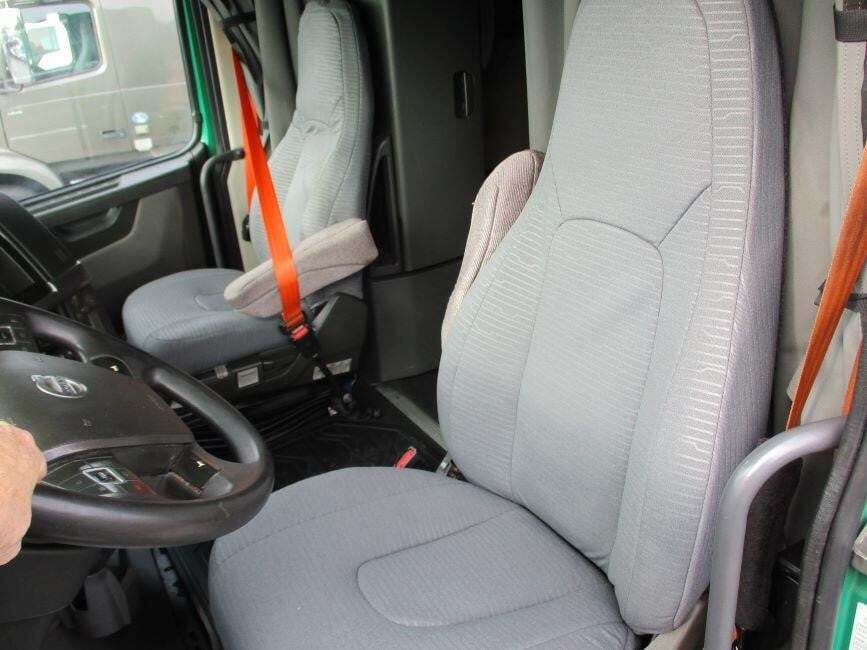 2020 Volvo VNL64T760