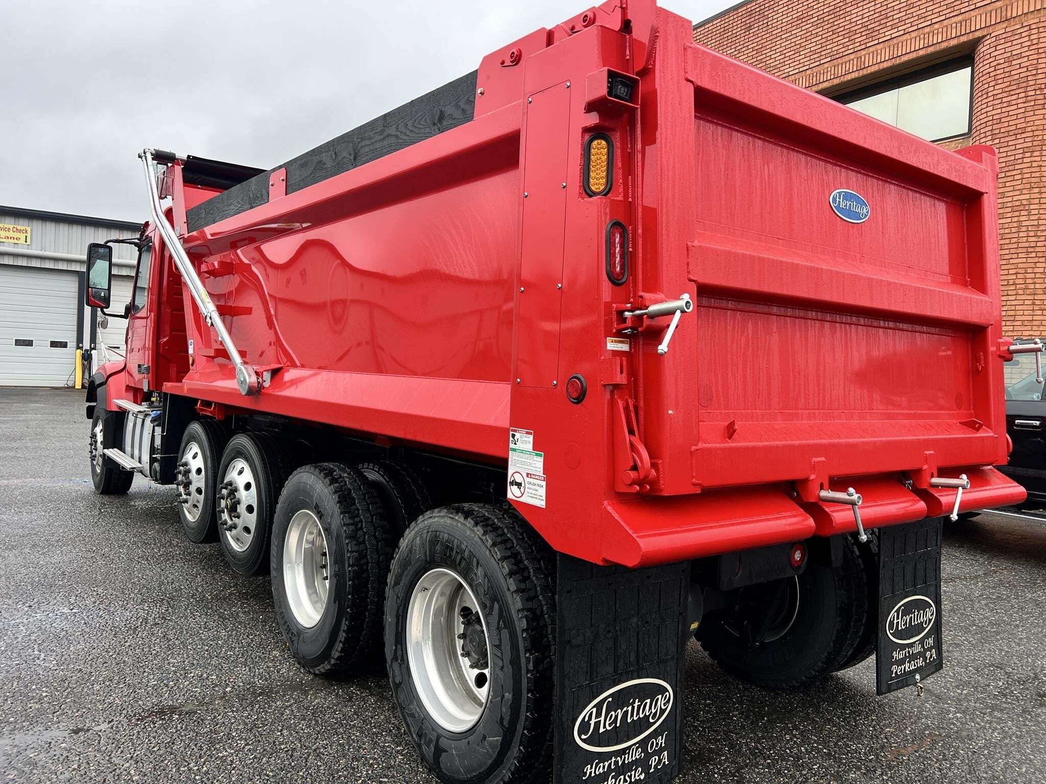 2027 Volvo VHD104F300
