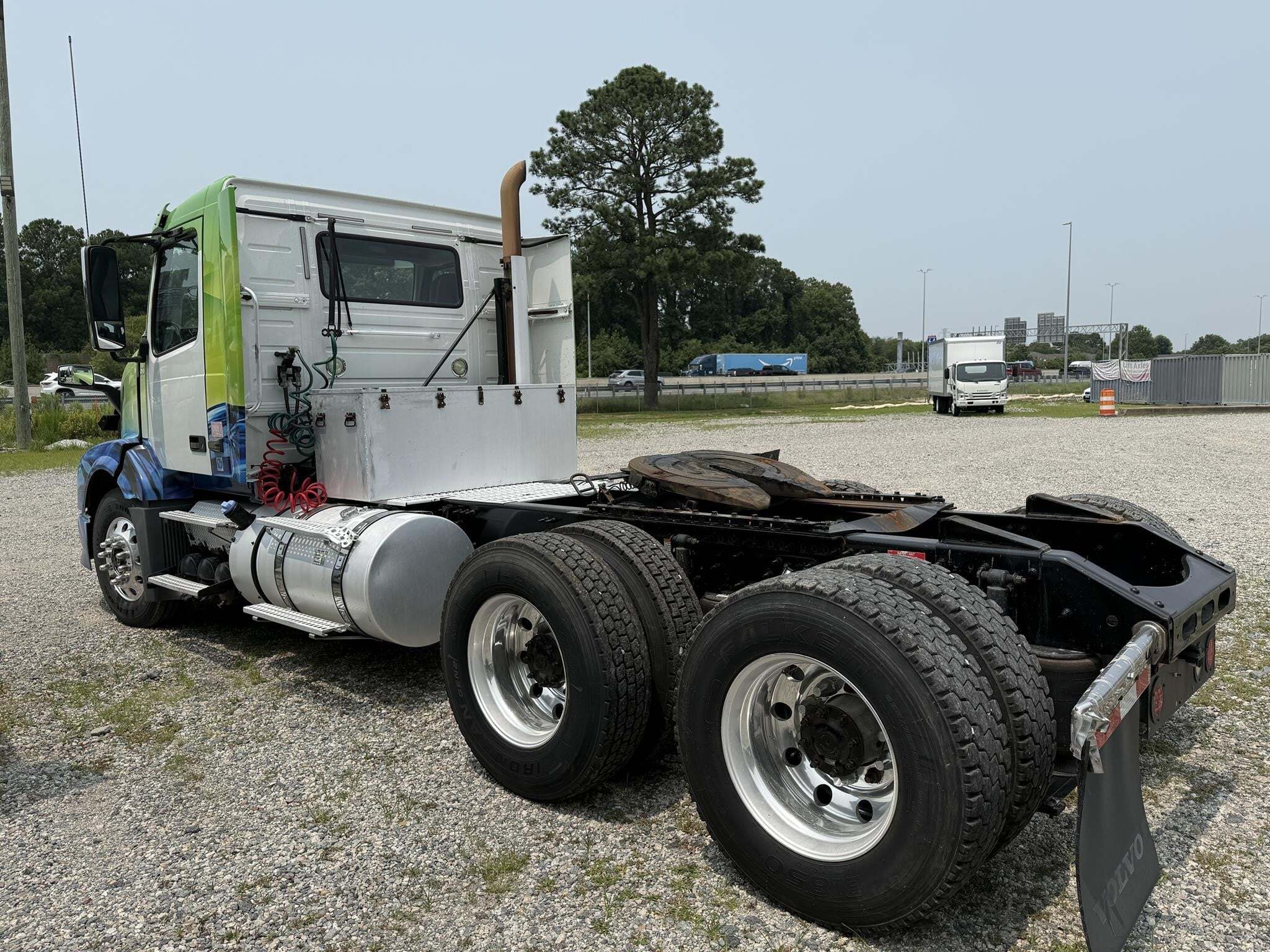 2014 Volvo VNL64T300