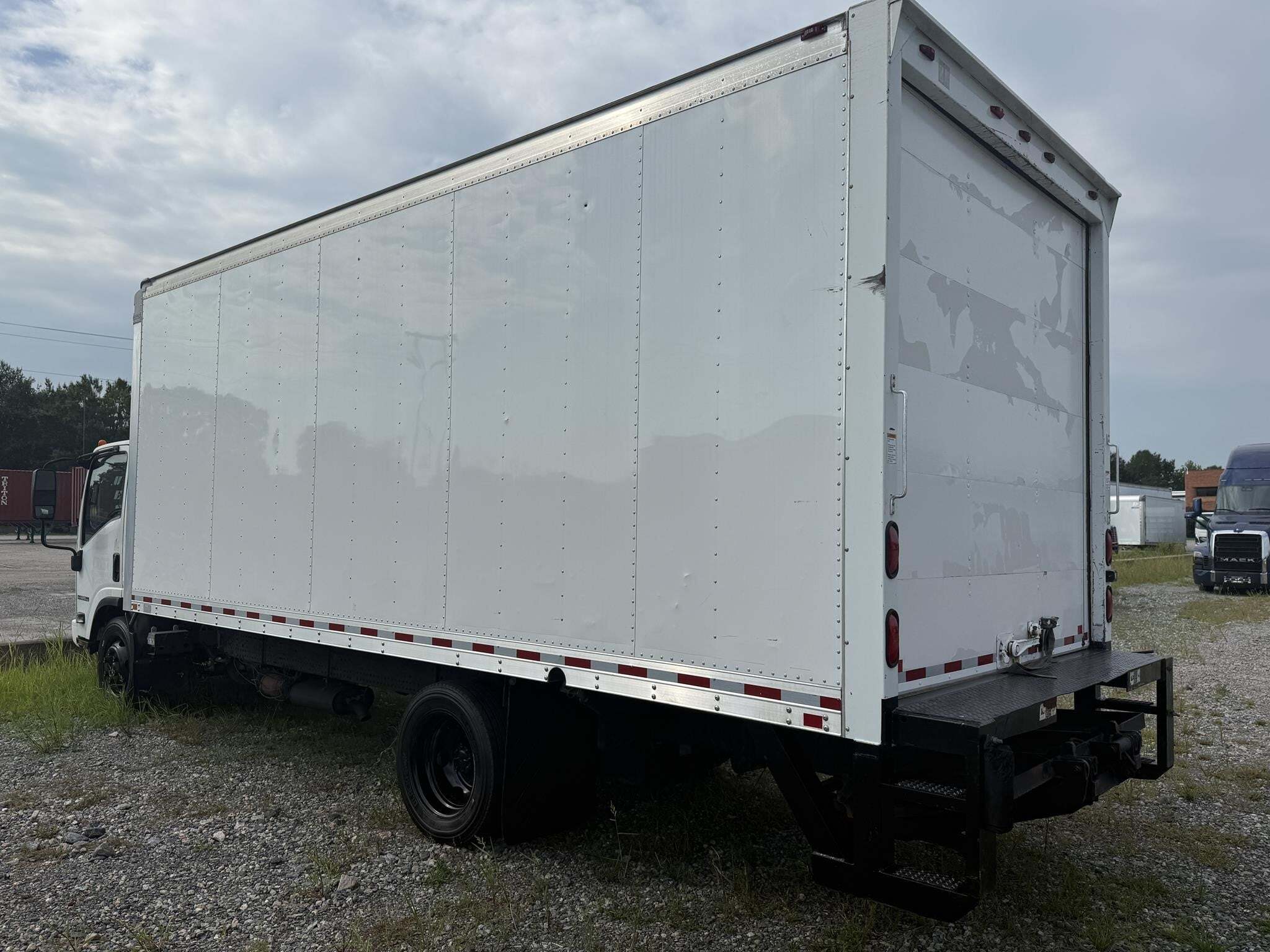2016 Isuzu NPR HD
