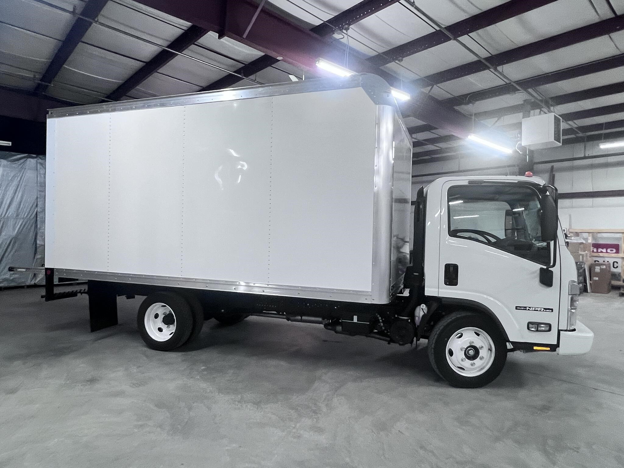 2025 Isuzu NPR HD
