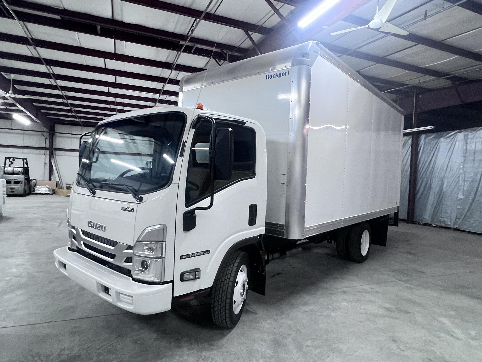 2025 Isuzu NPR HD