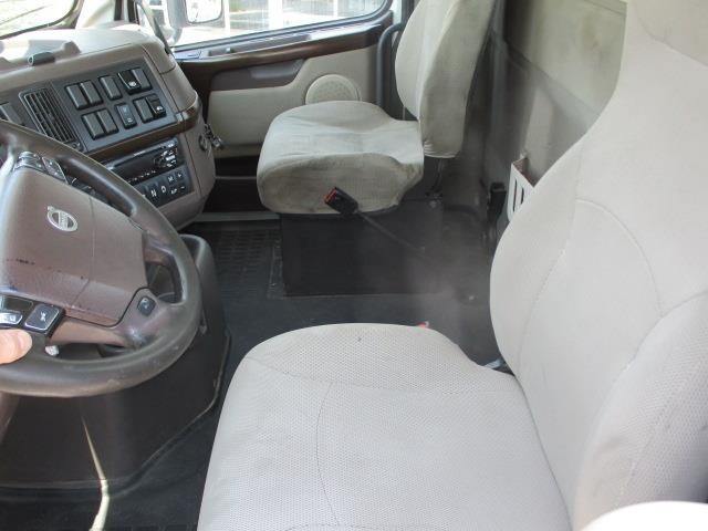 2018 Volvo VHD64FT300