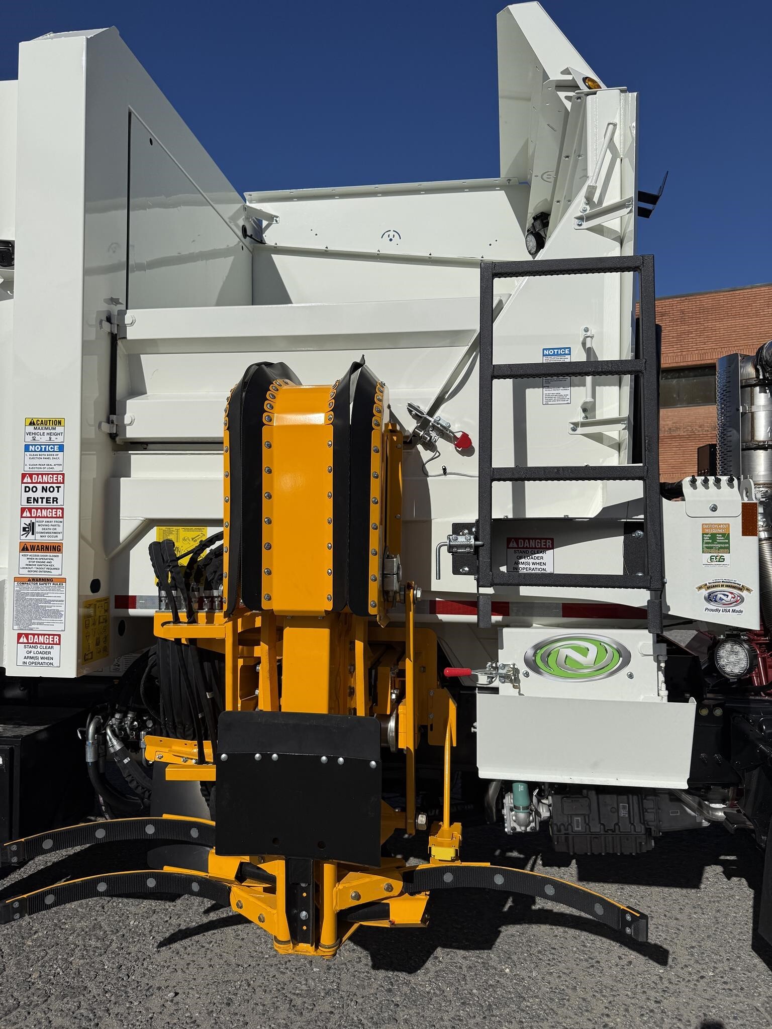 2026 Mack LR64R
