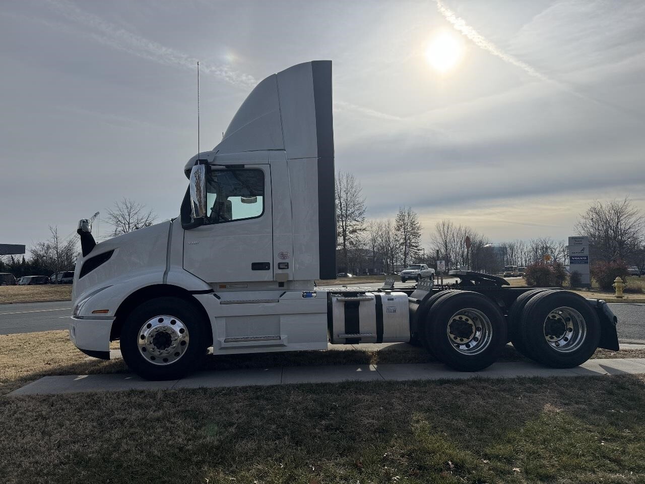 2026 Volvo VNR64T300