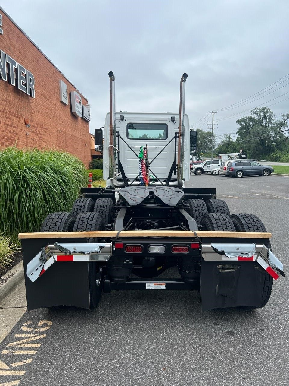 2027 Volvo VHD64FT300