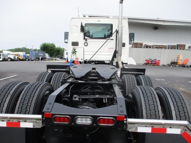 2027 Mack ANTHEM 64T