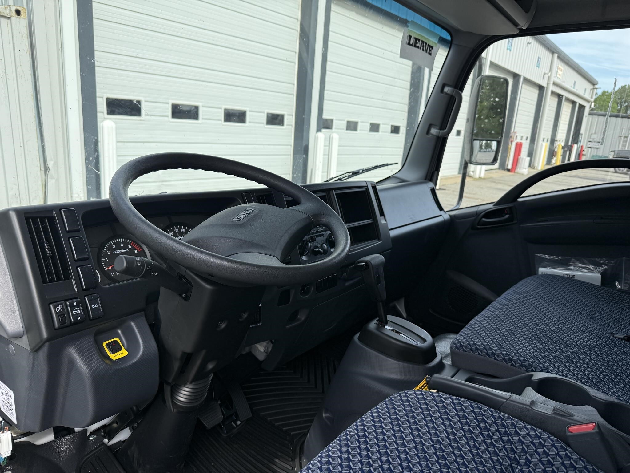2026 Isuzu NPR HD