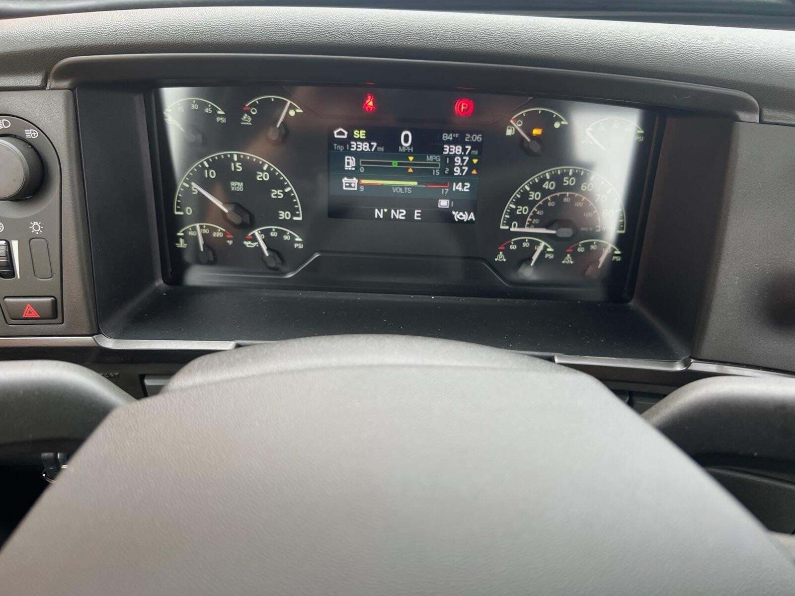 2027 Volvo VHD64FT300