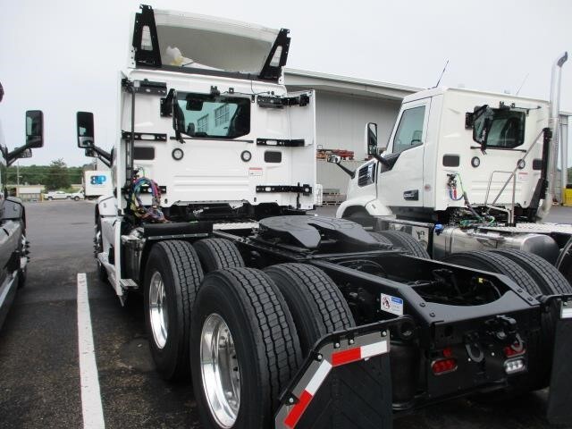 2027 Mack PIONEER