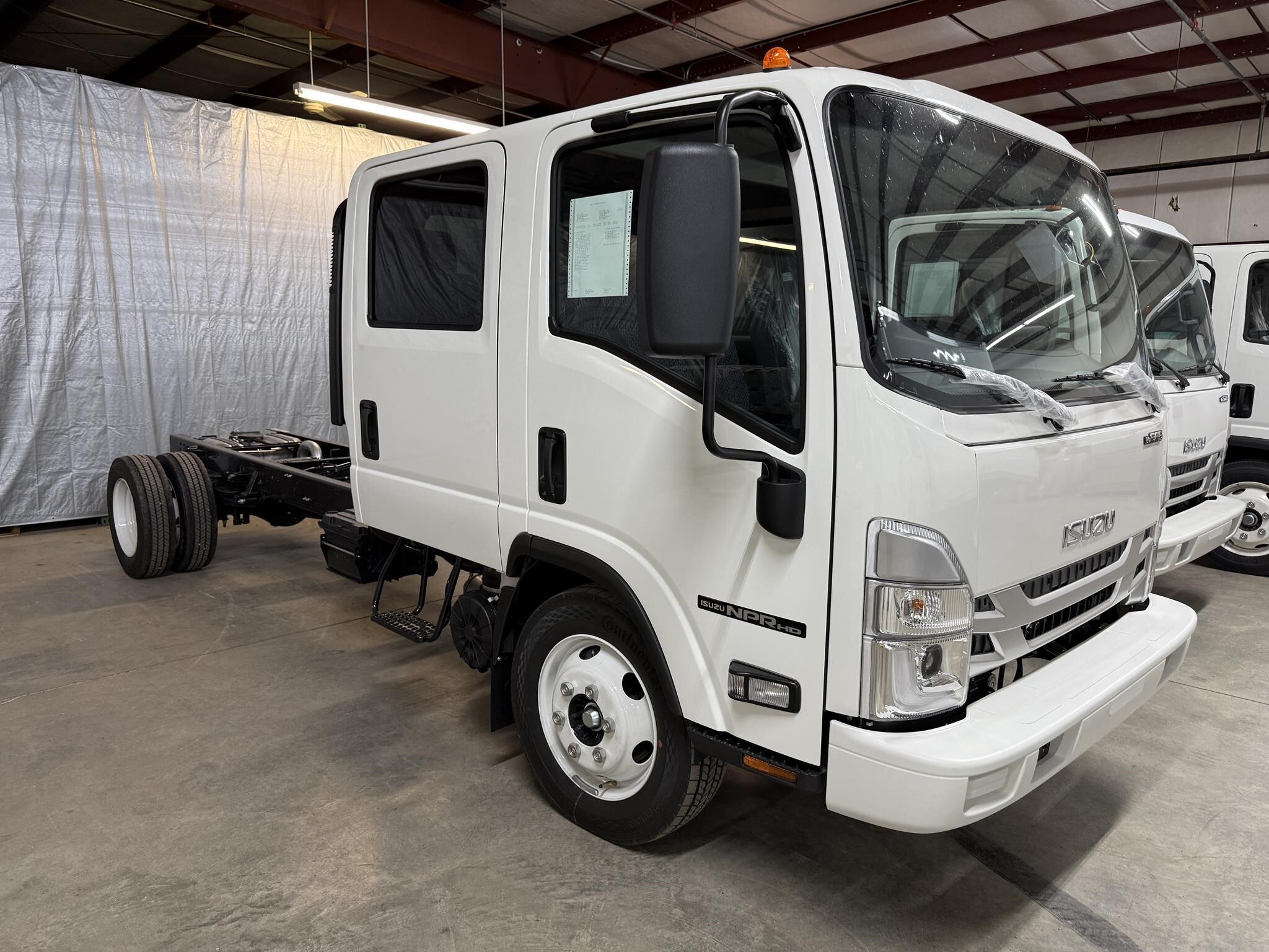 2027 Isuzu NPR HD