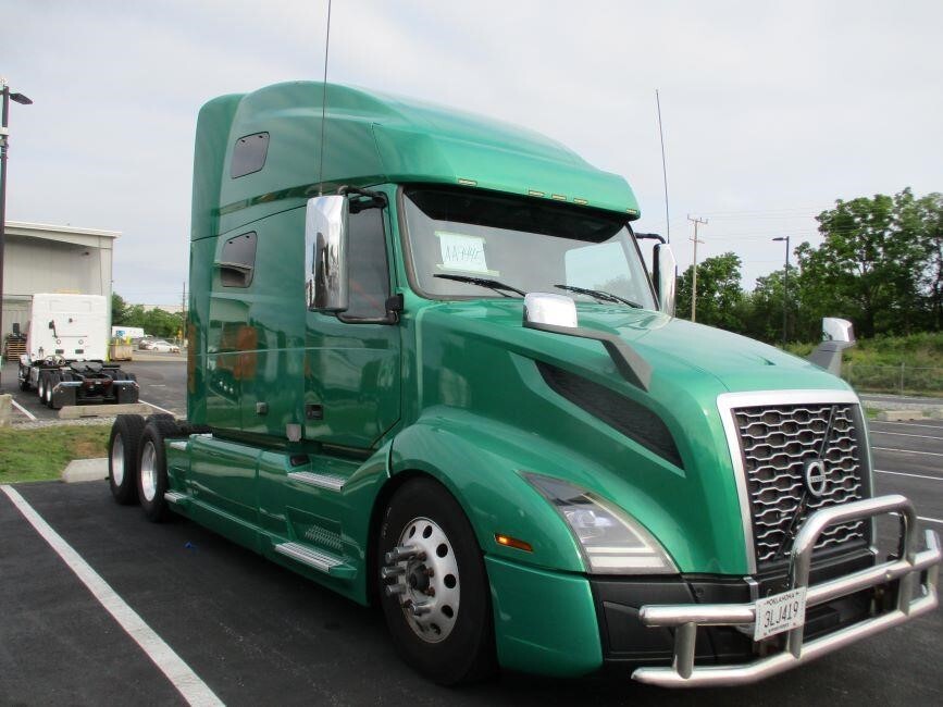 2020 Volvo VNL64T760