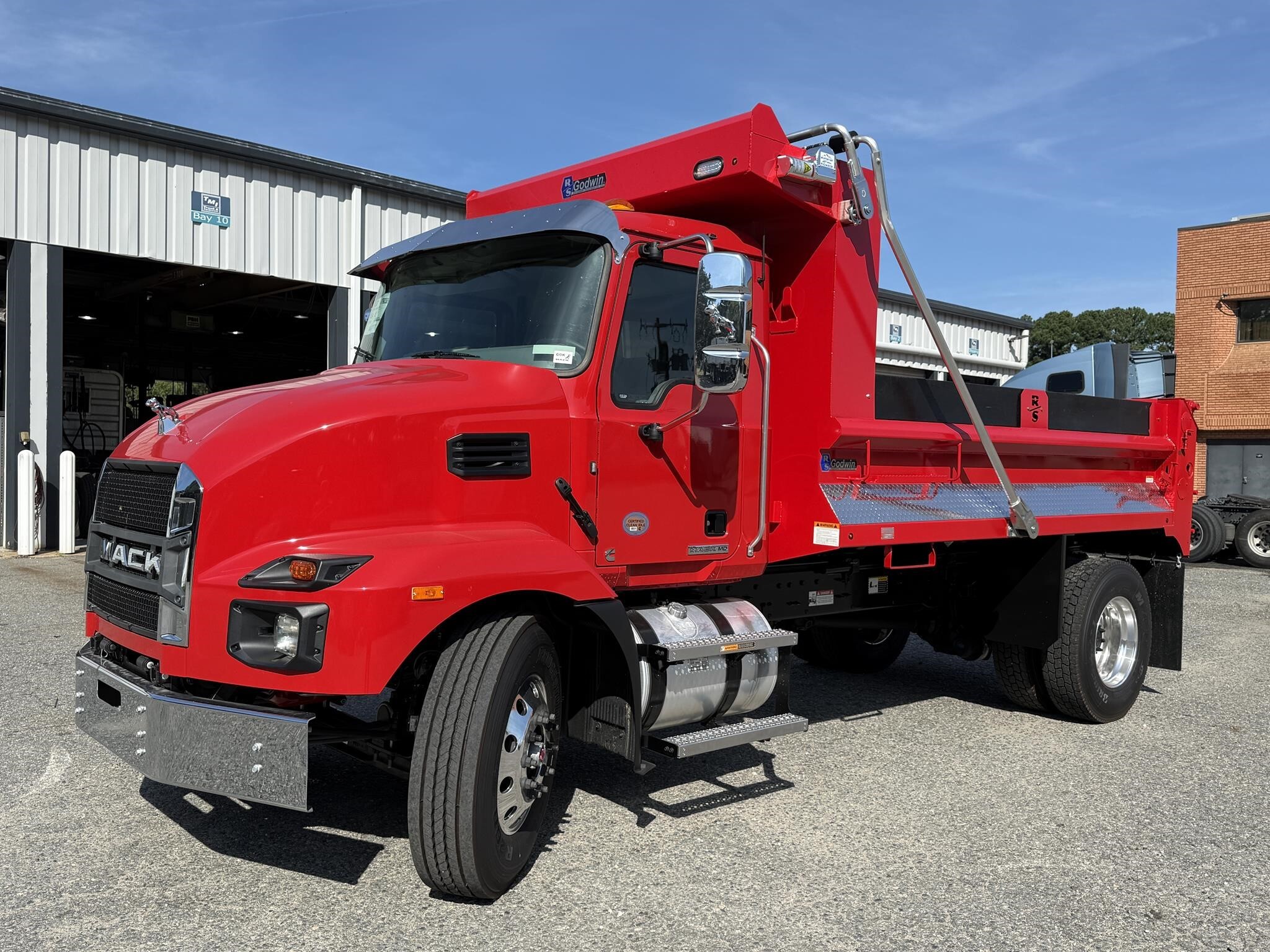 Photo of 2027 Mack MD7