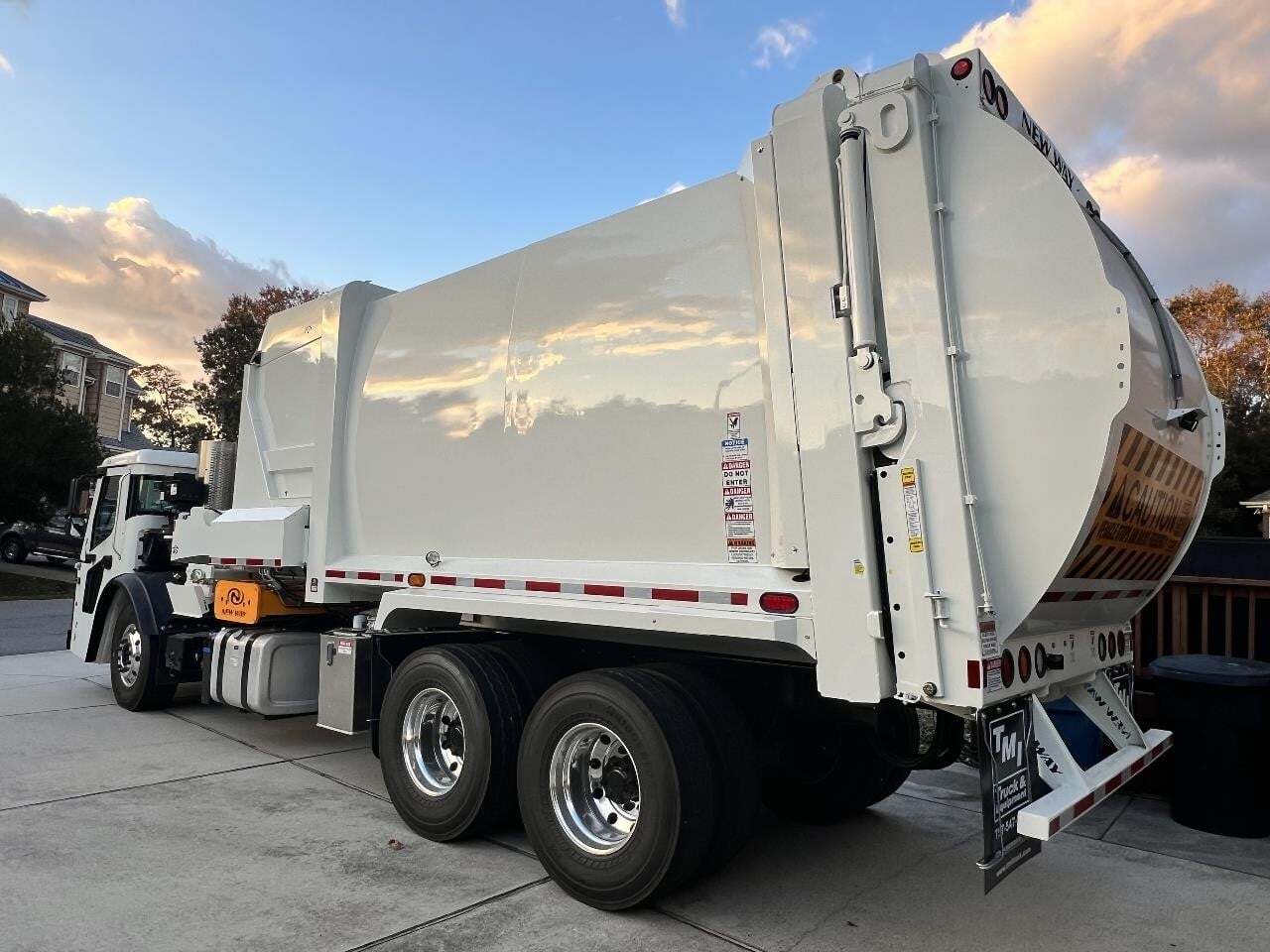 2026 Mack LR613