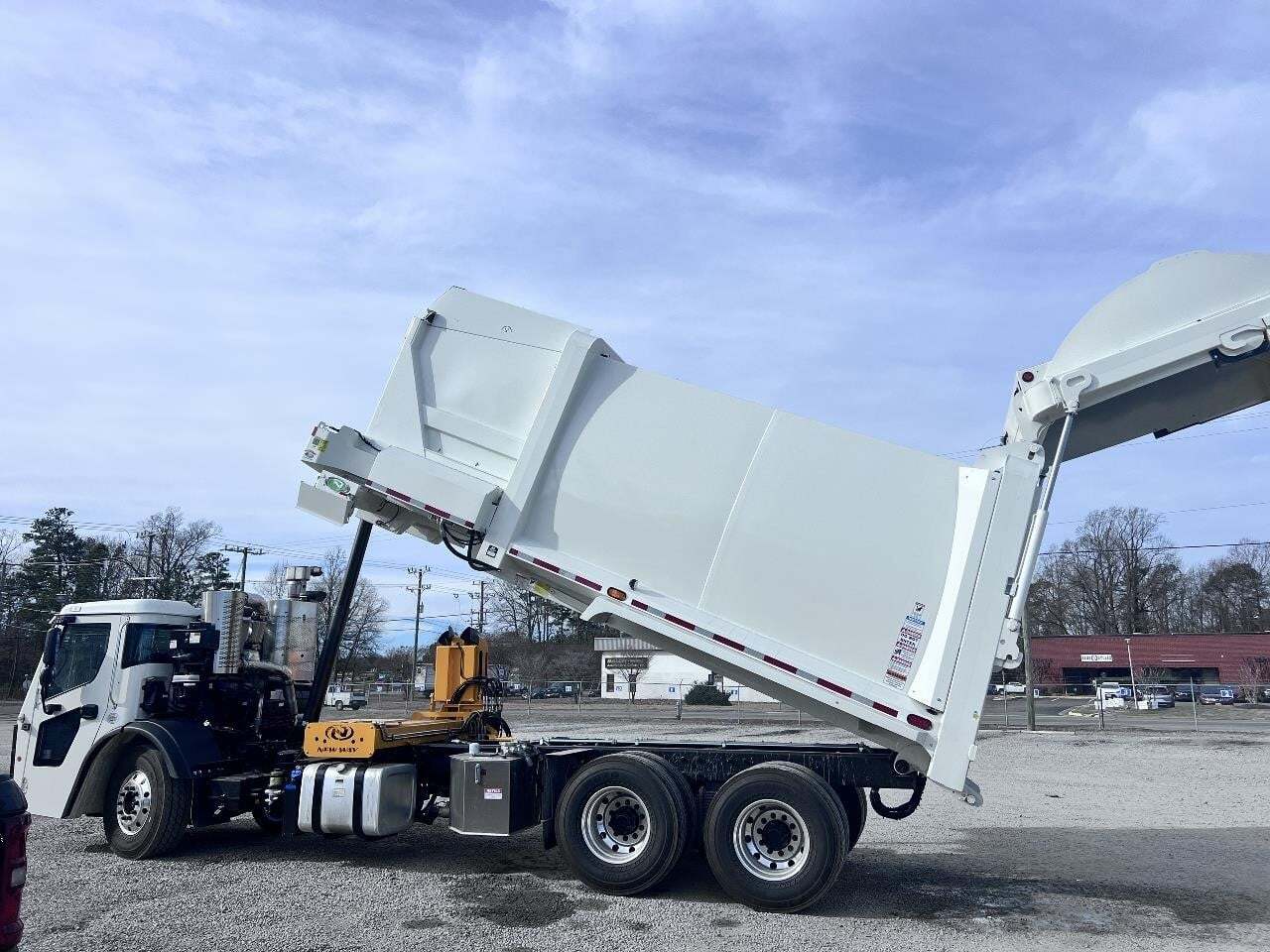 2026 Mack LR613