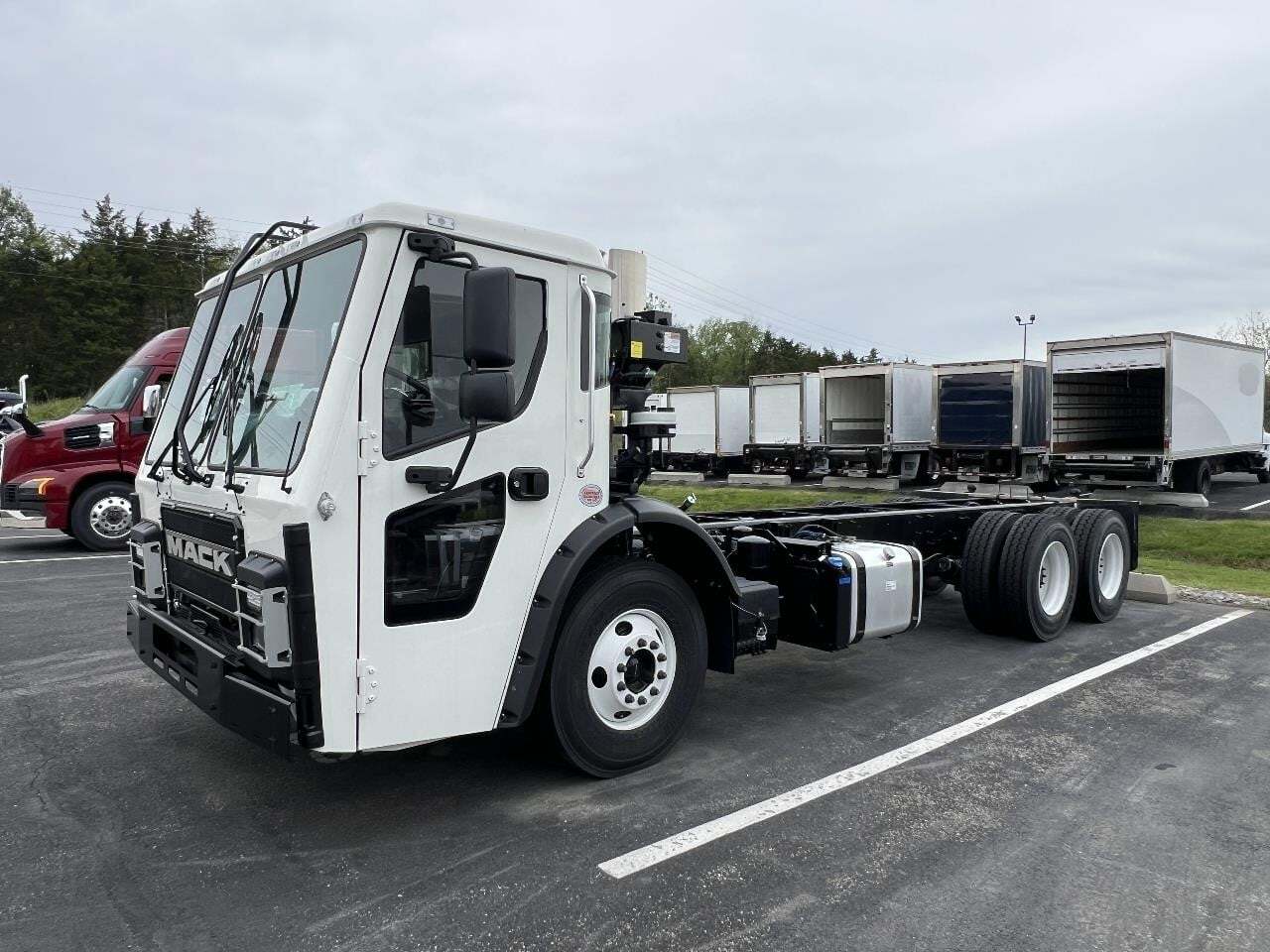 2026 Mack LR613