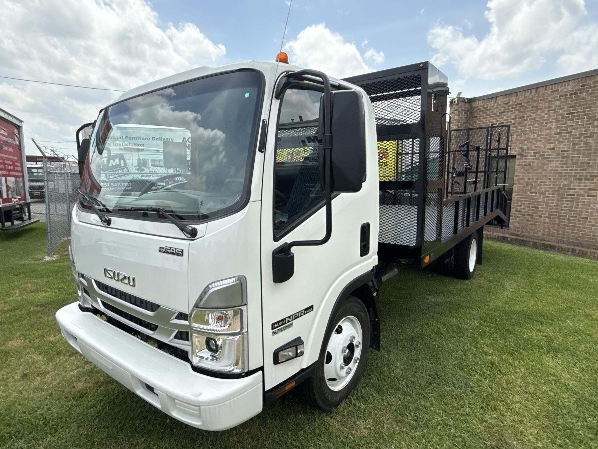 2026 Isuzu NPR HD