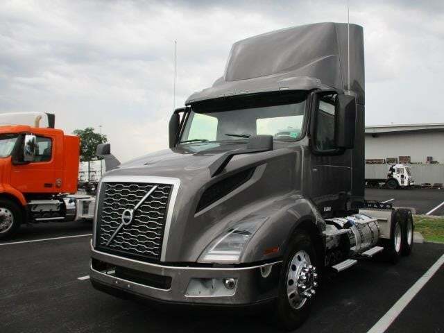 2024 Volvo VNL64T300