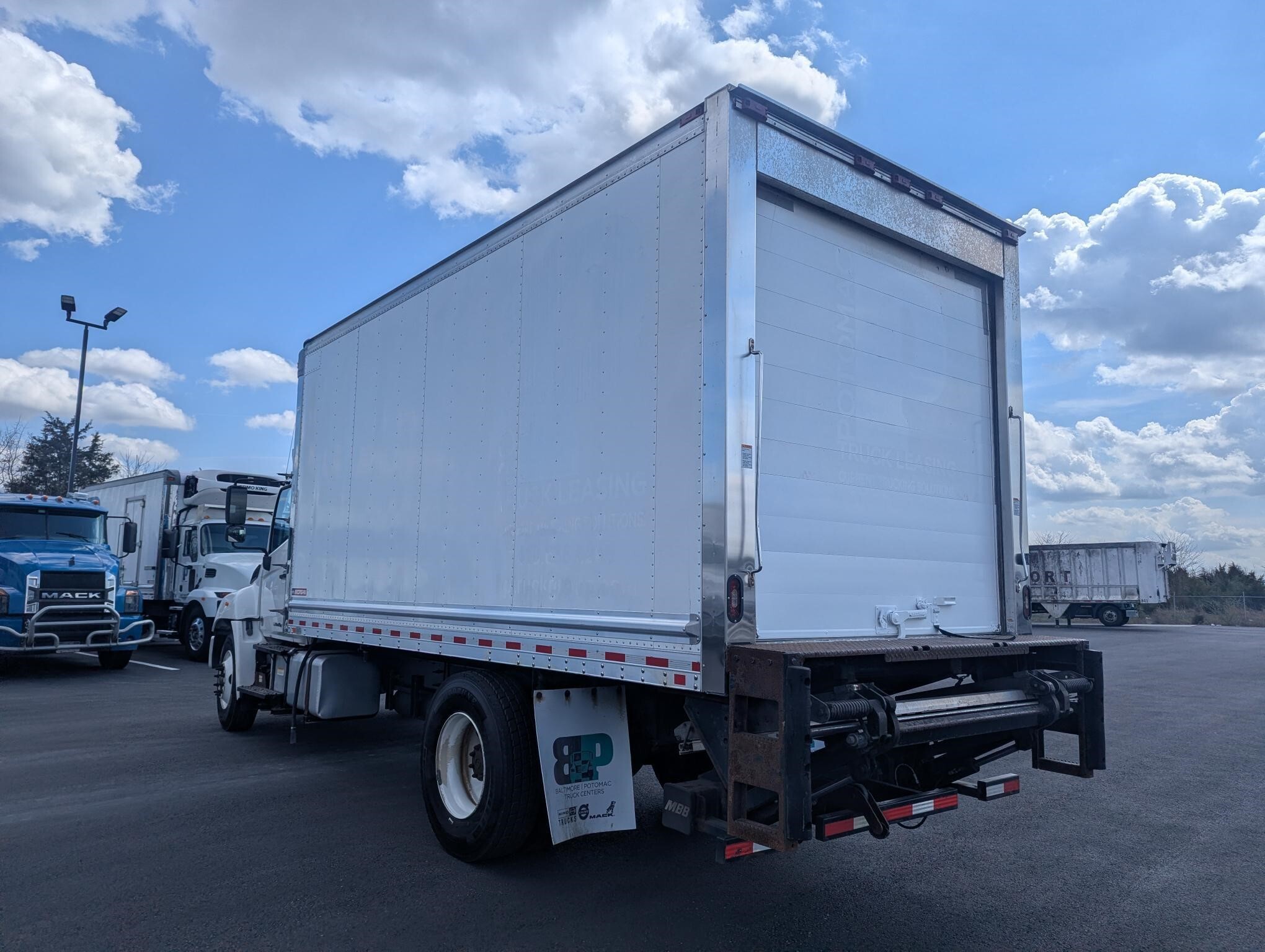 2017 Hino 268A