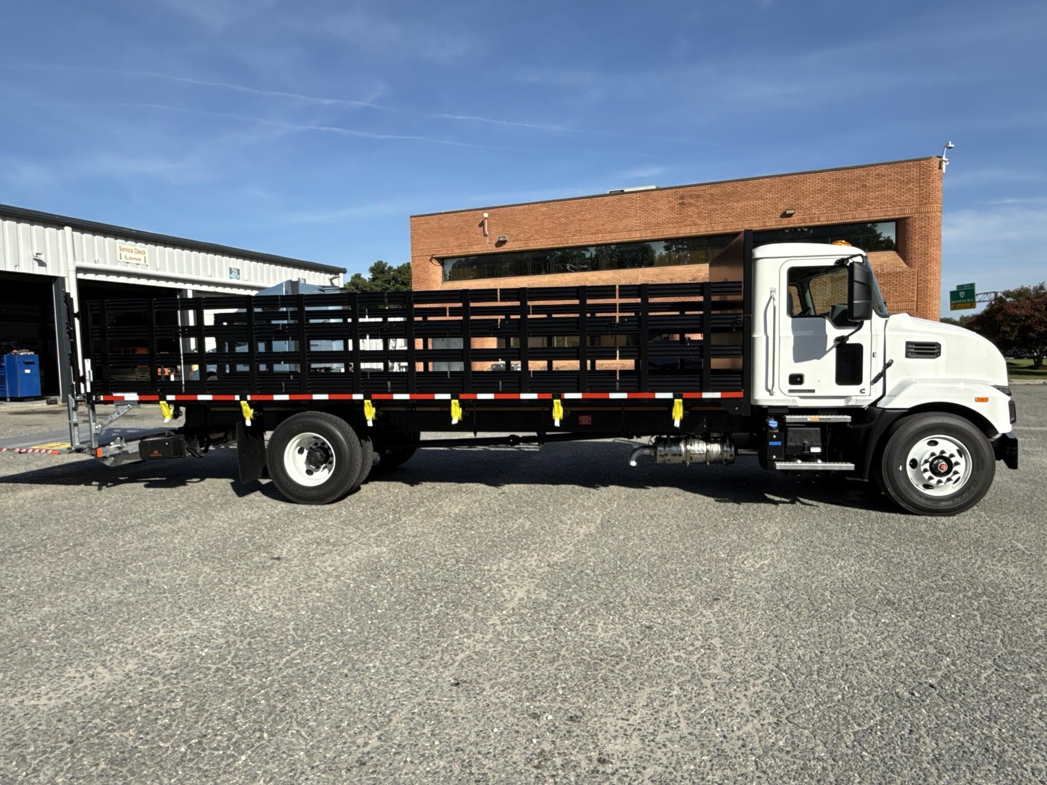 2027 Mack MD6