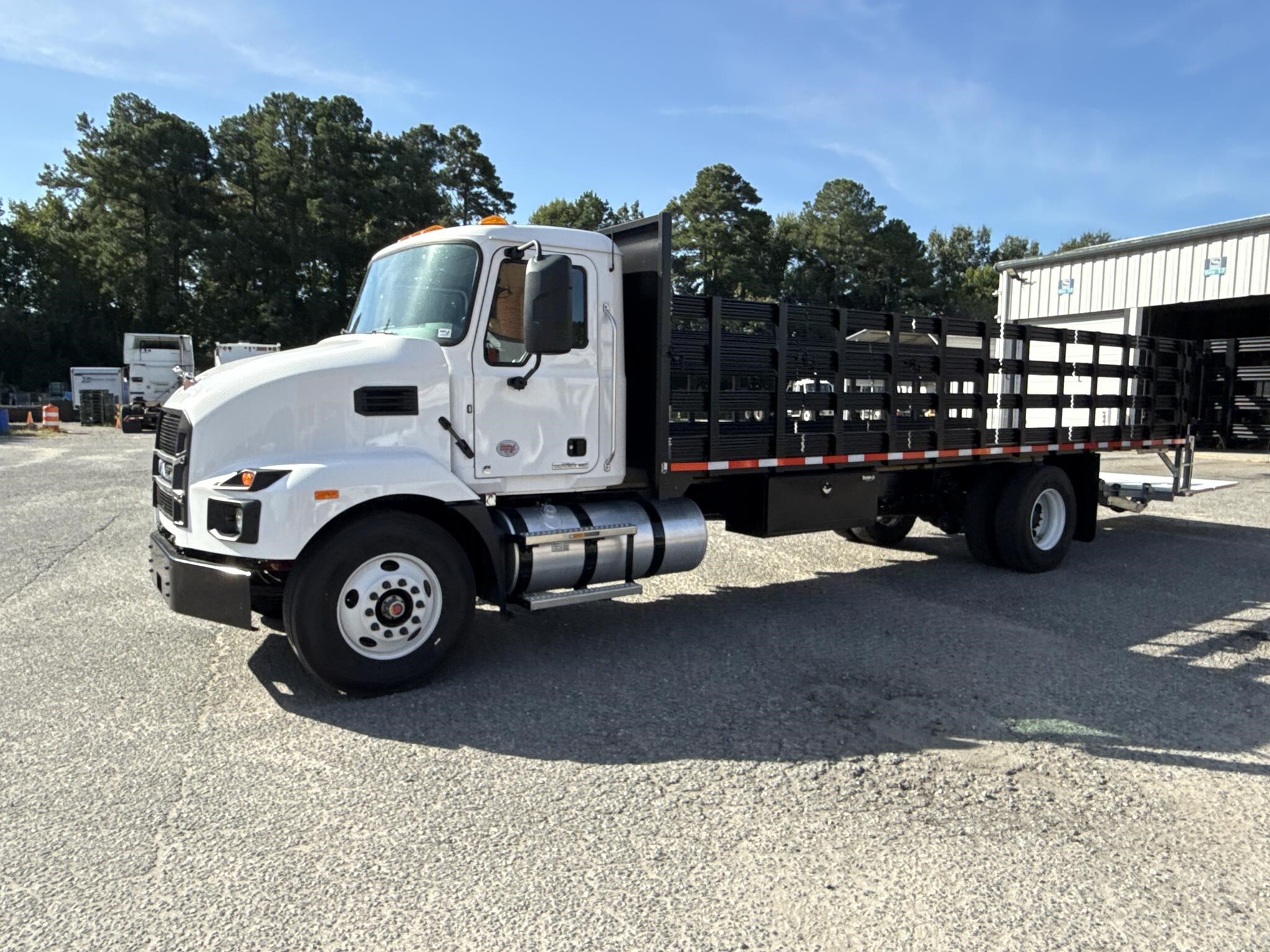 2027 Mack MD6