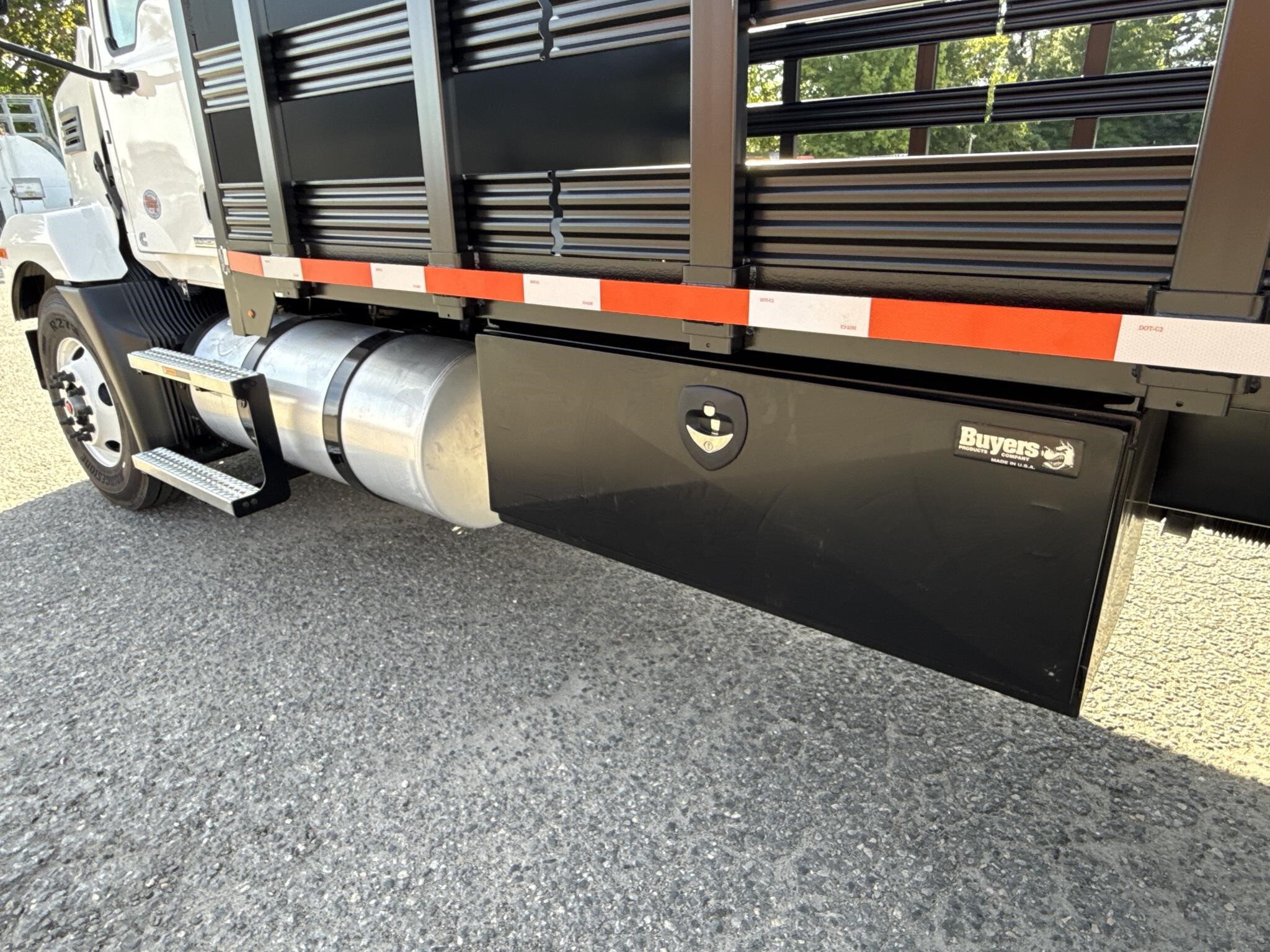 2027 Mack MD6
