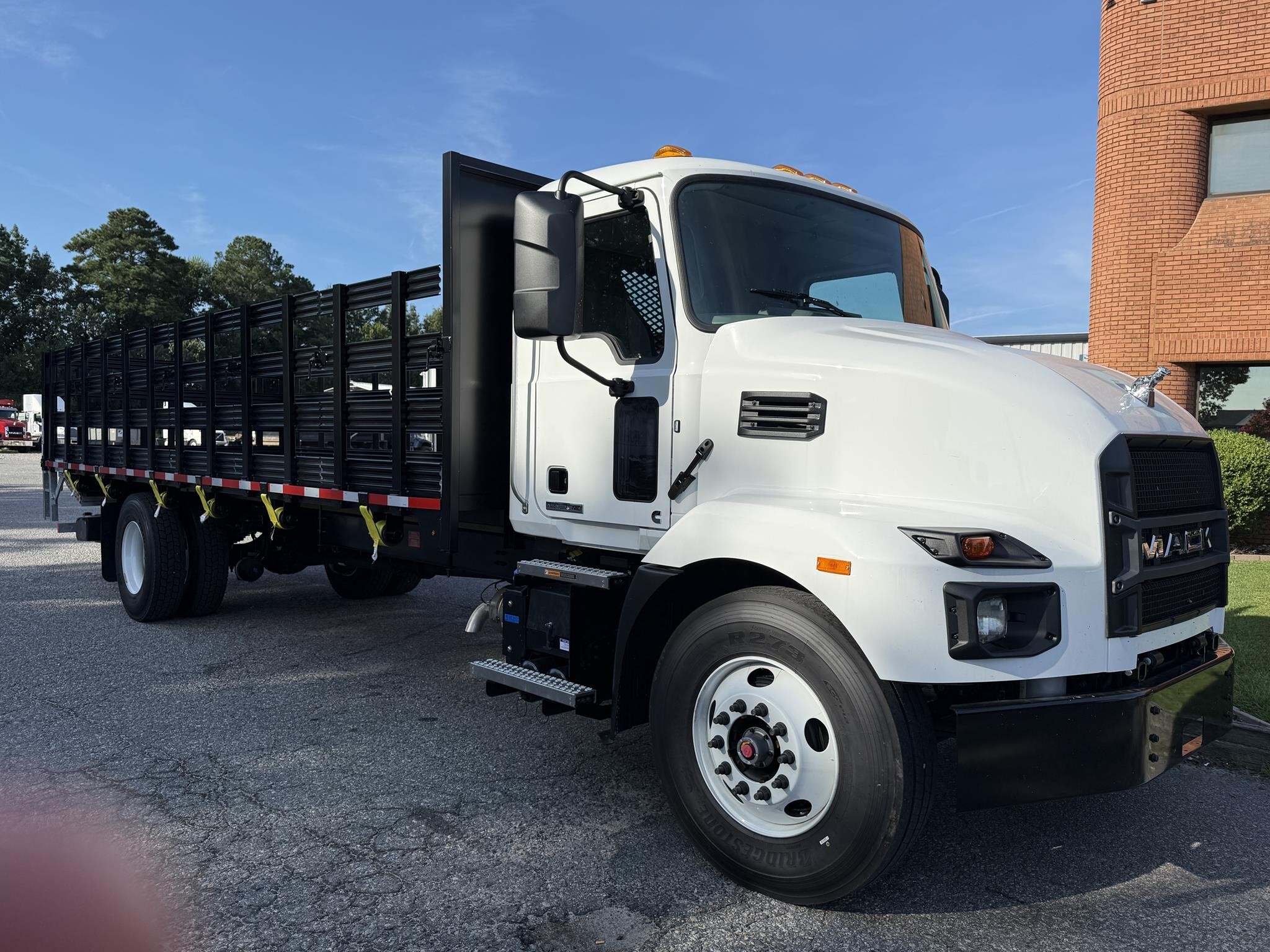 2027 Mack MD6