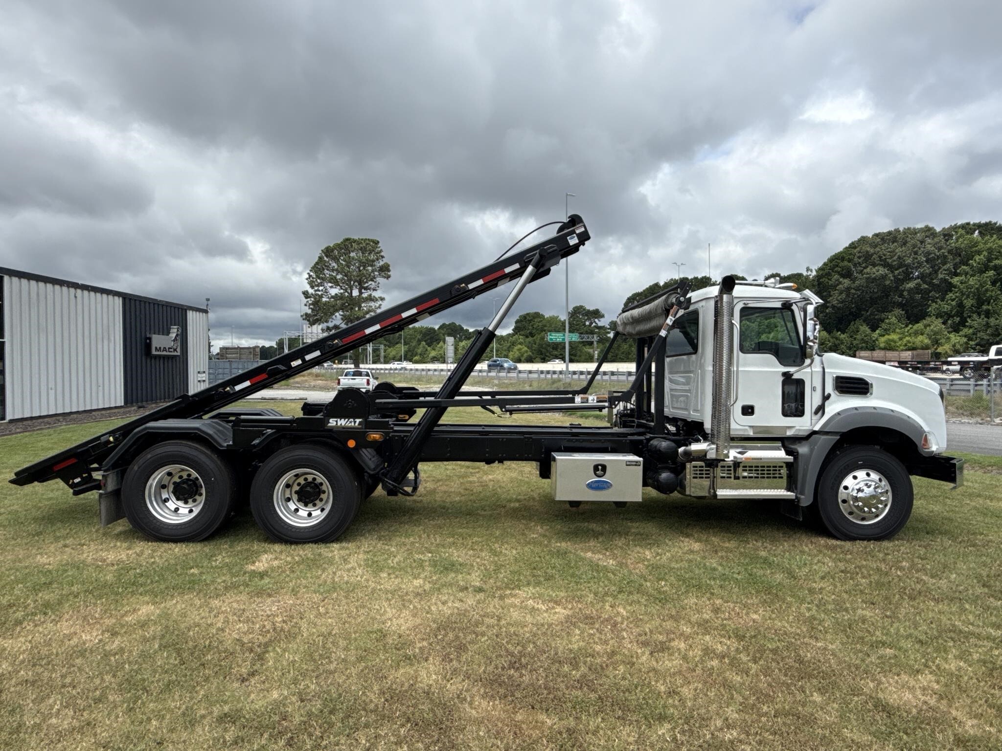 2026 Mack GRANITE 64BR