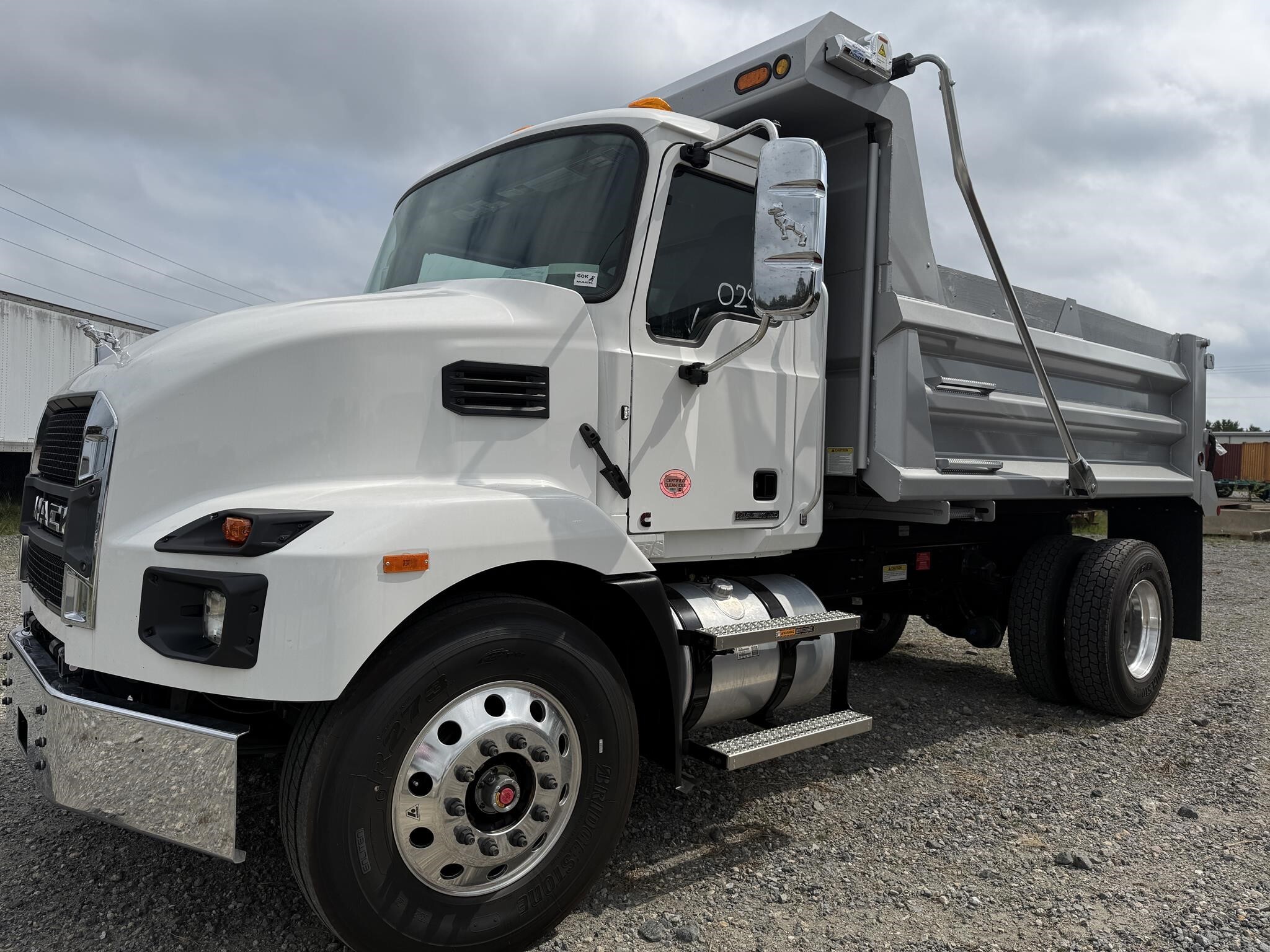 Photo of 2027 Mack MD6