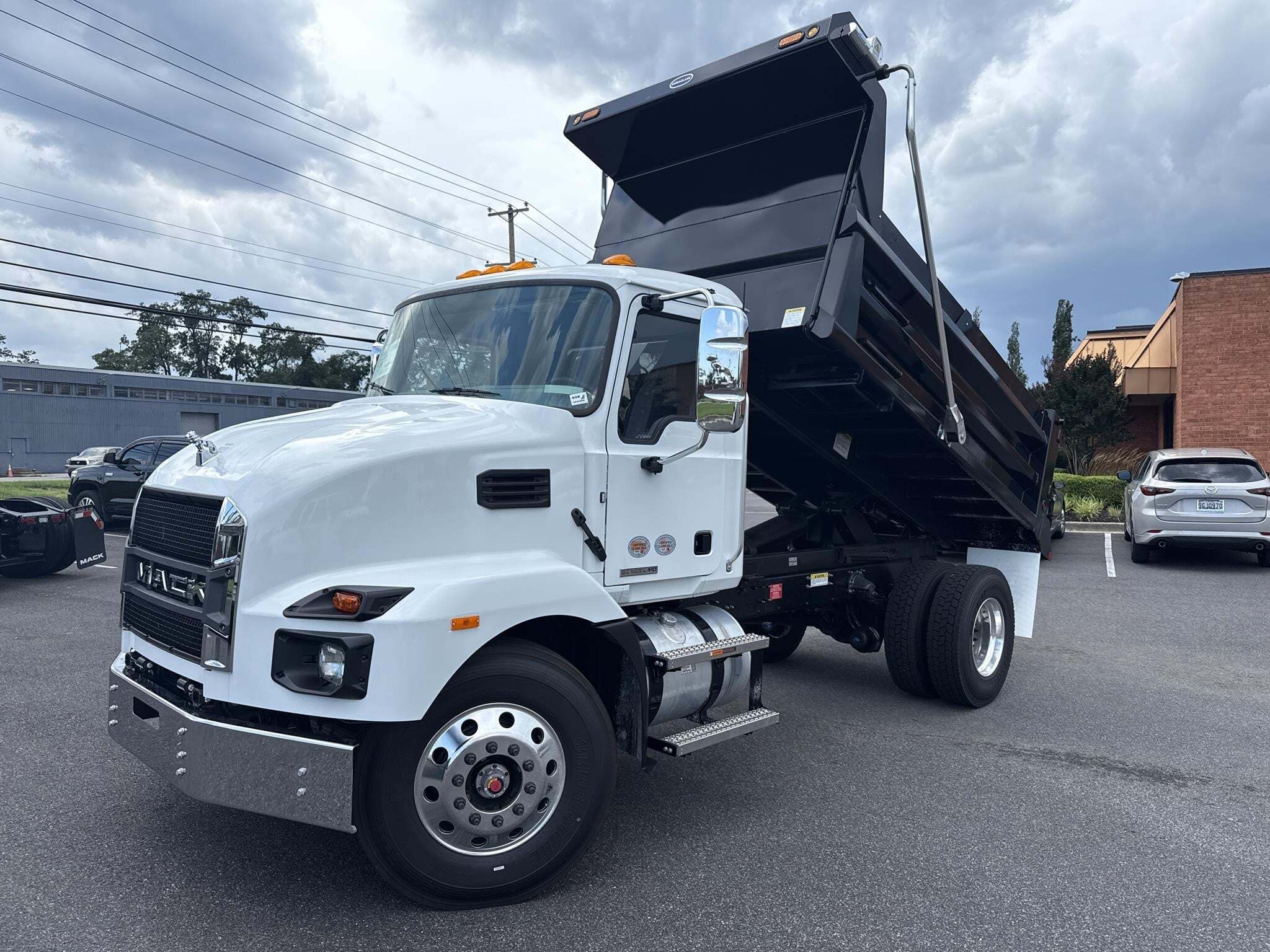 2027 Mack MD6