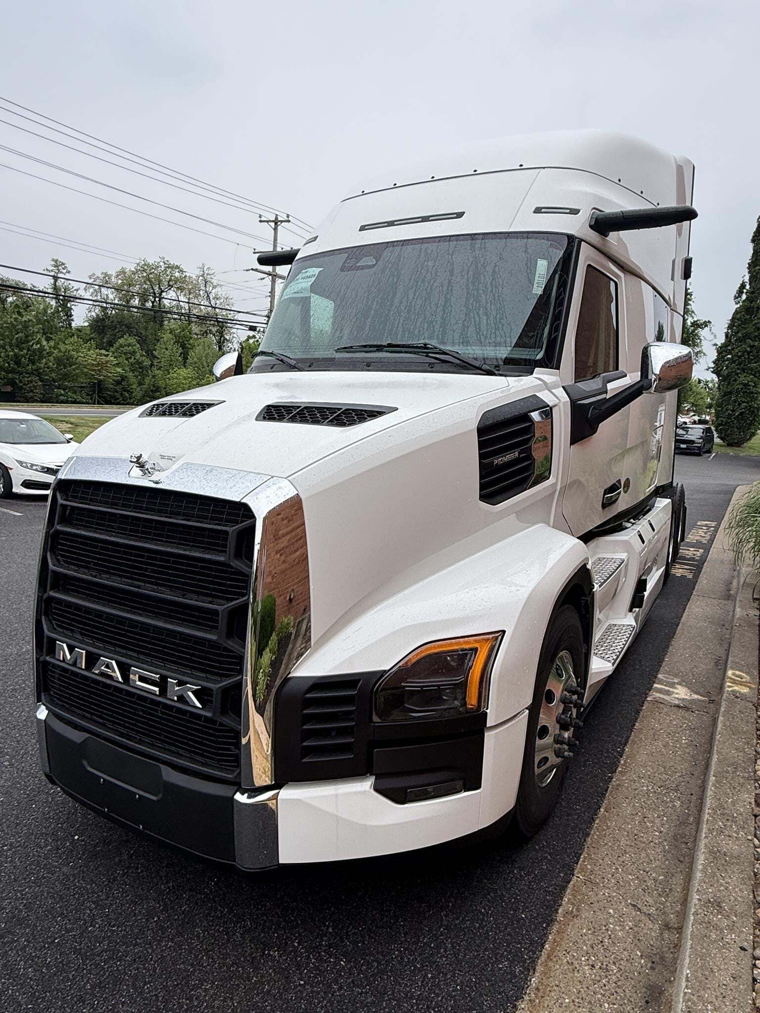 2027 Mack PIONEER