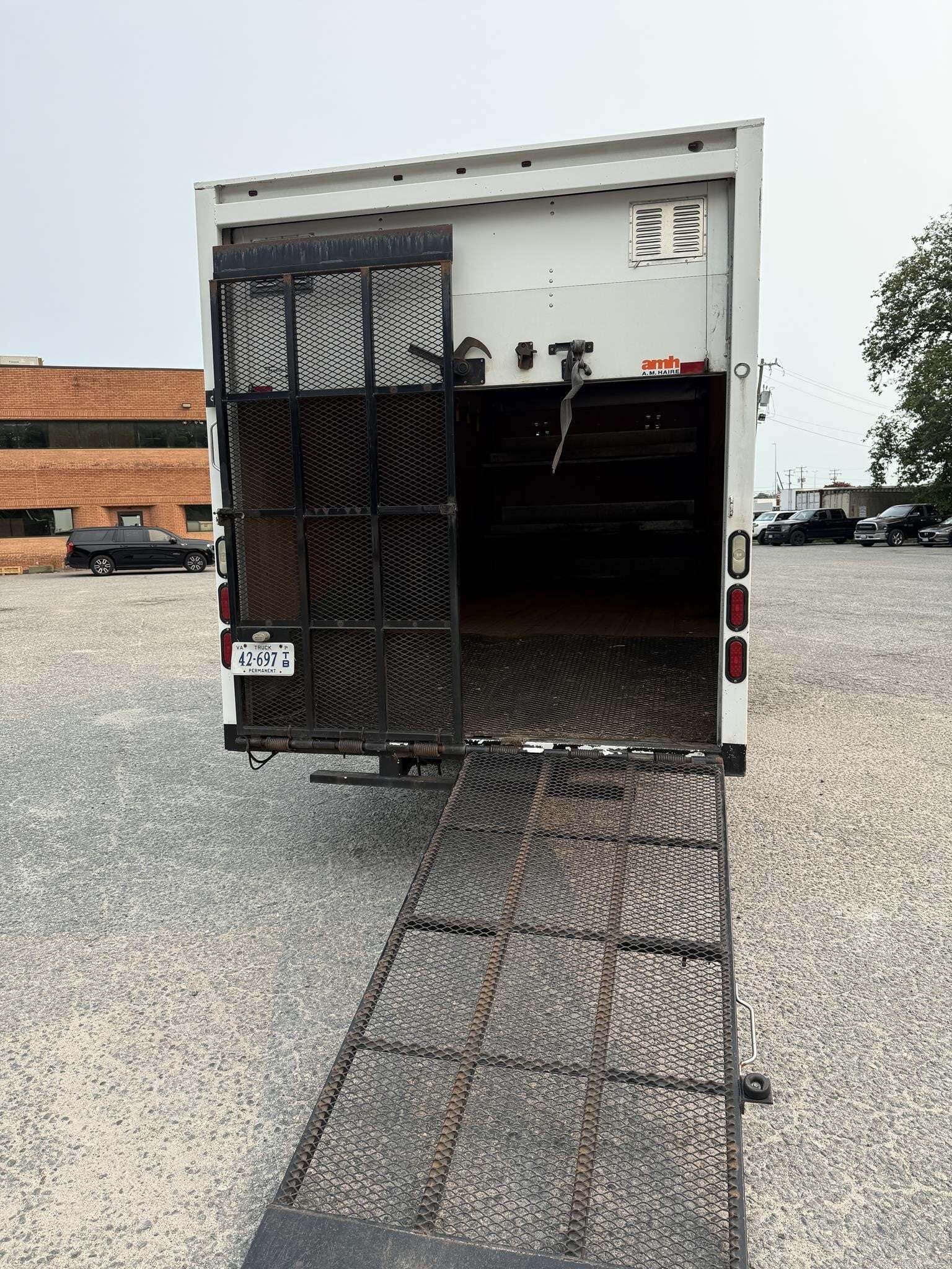 2018 Isuzu NPR HD