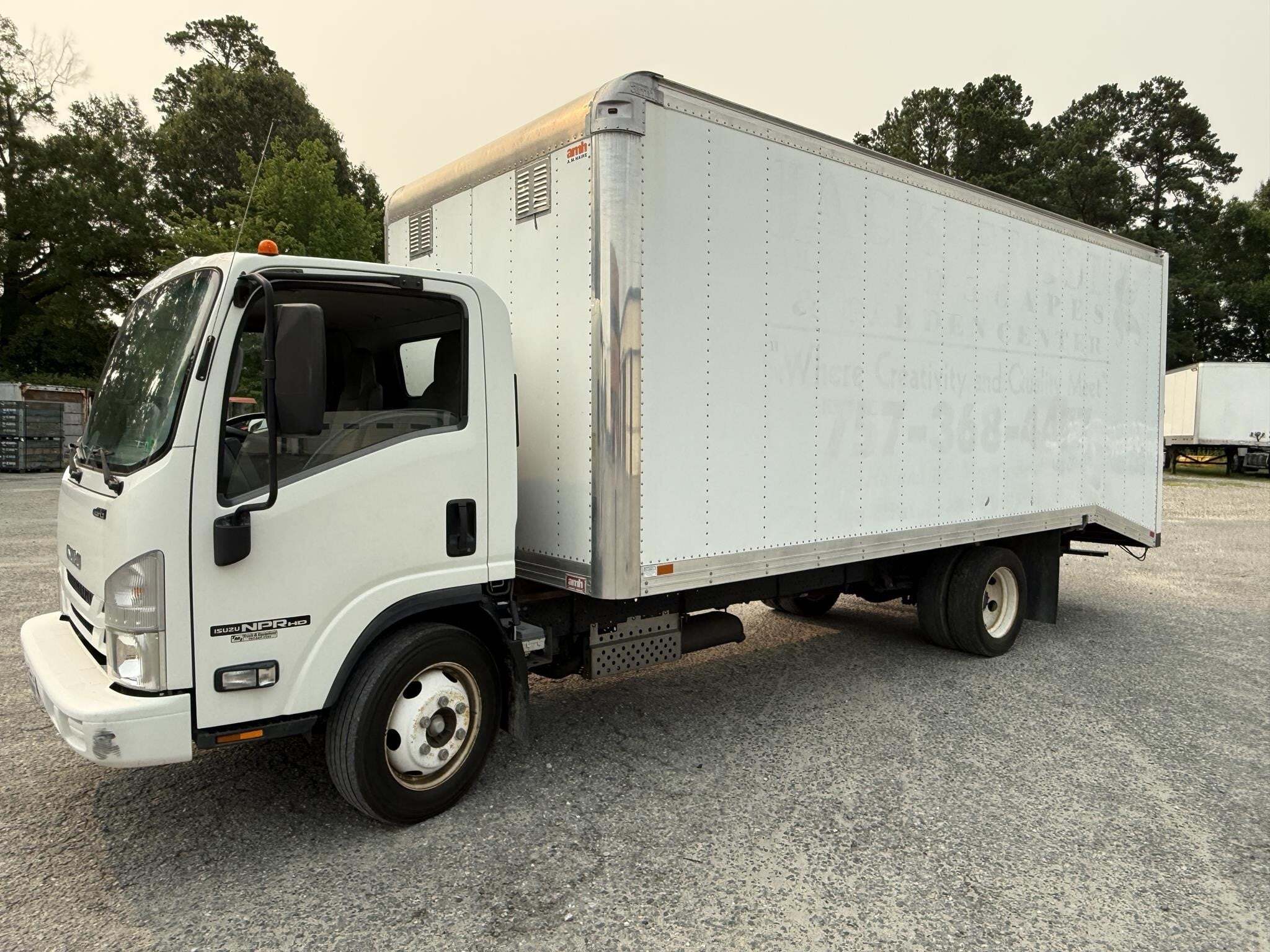 2018 Isuzu NPR HD