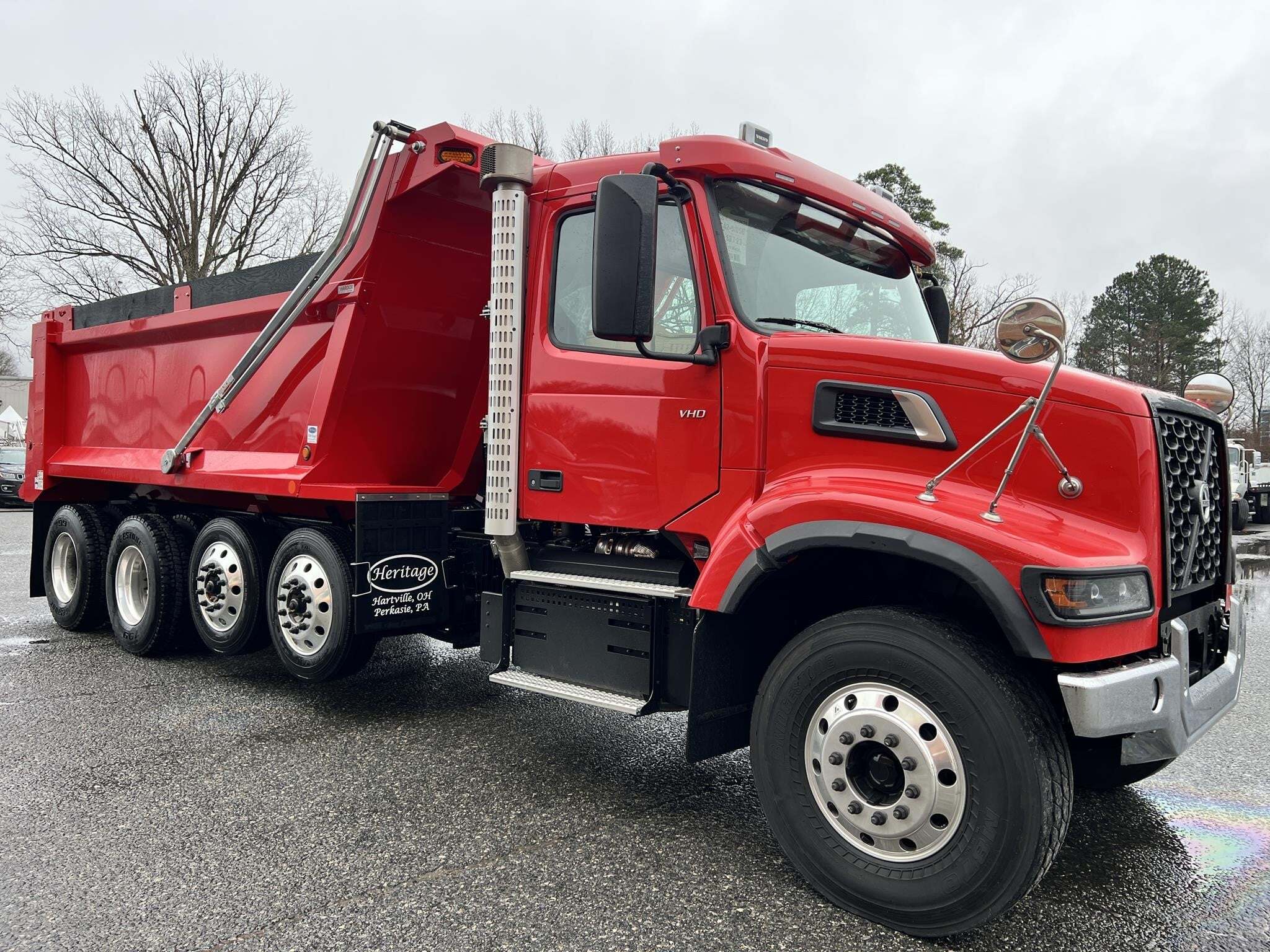 2027 Volvo VHD104F300
