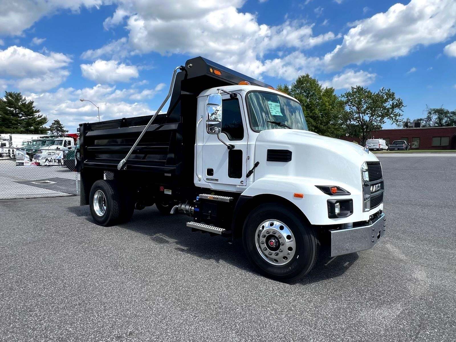 2027 Mack MD6