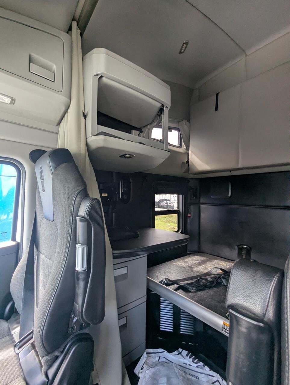 2022 Kenworth T680