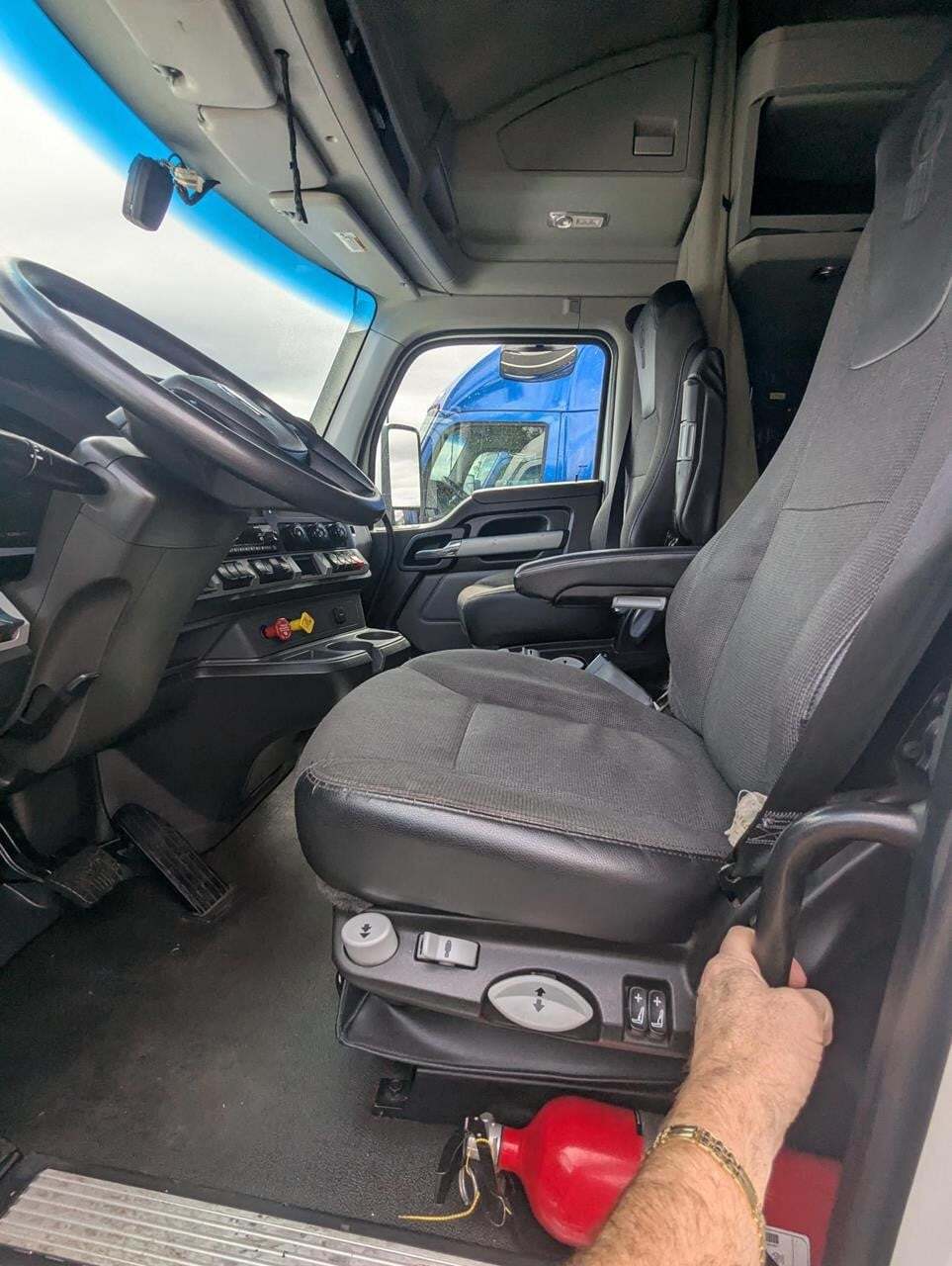 2022 Kenworth T680