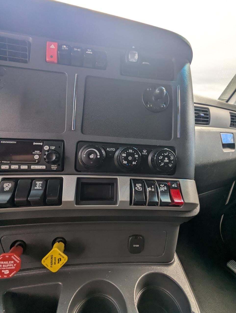 2022 Kenworth T680