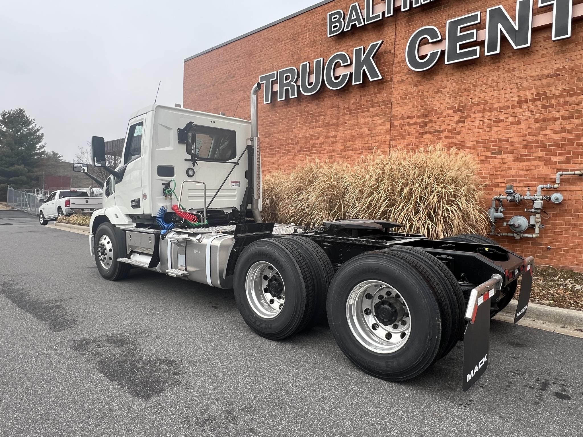 2027 Mack ANTHEM 64T