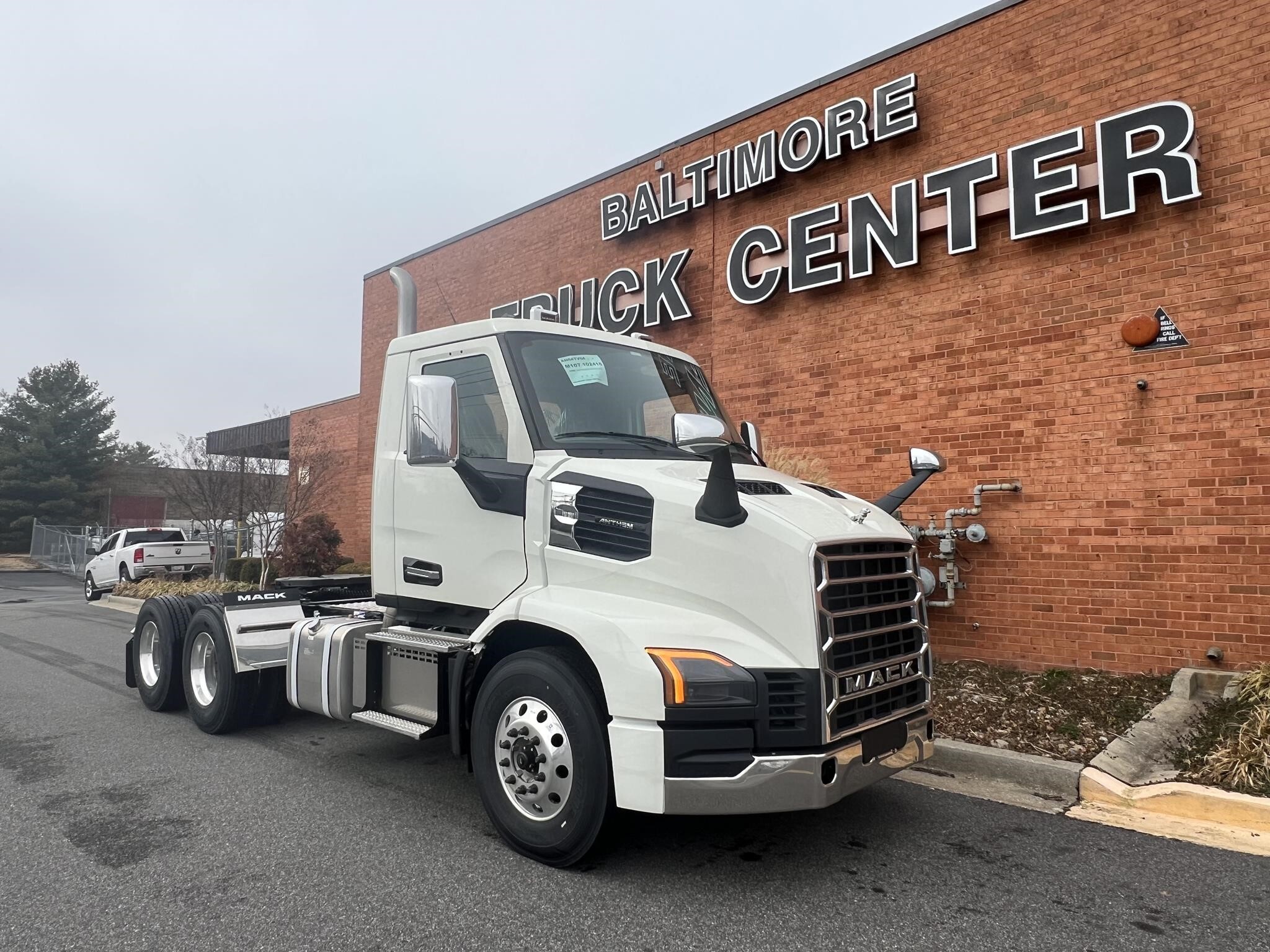 2027 Mack ANTHEM 64T