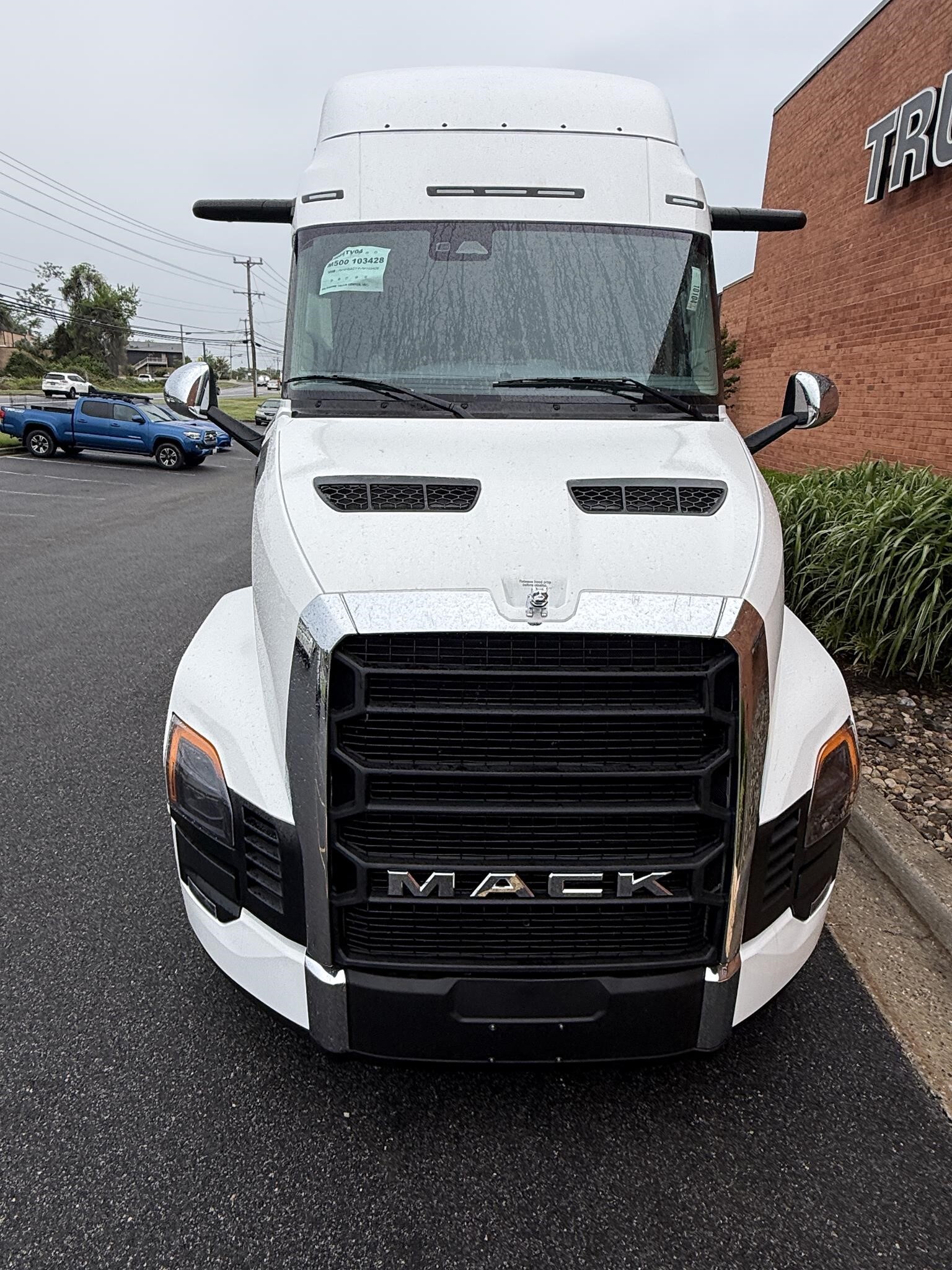 2027 Mack PIONEER