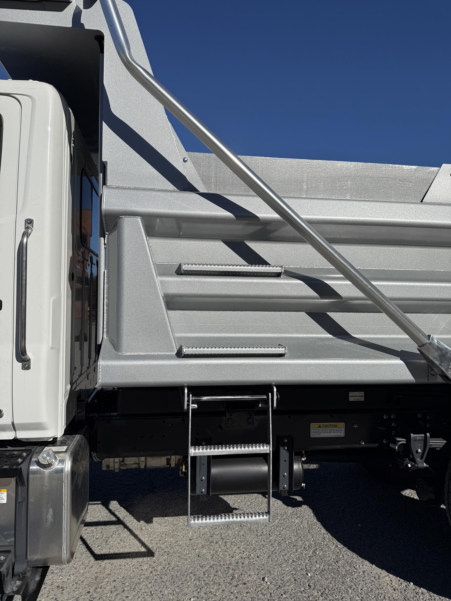 2027 Hino L6