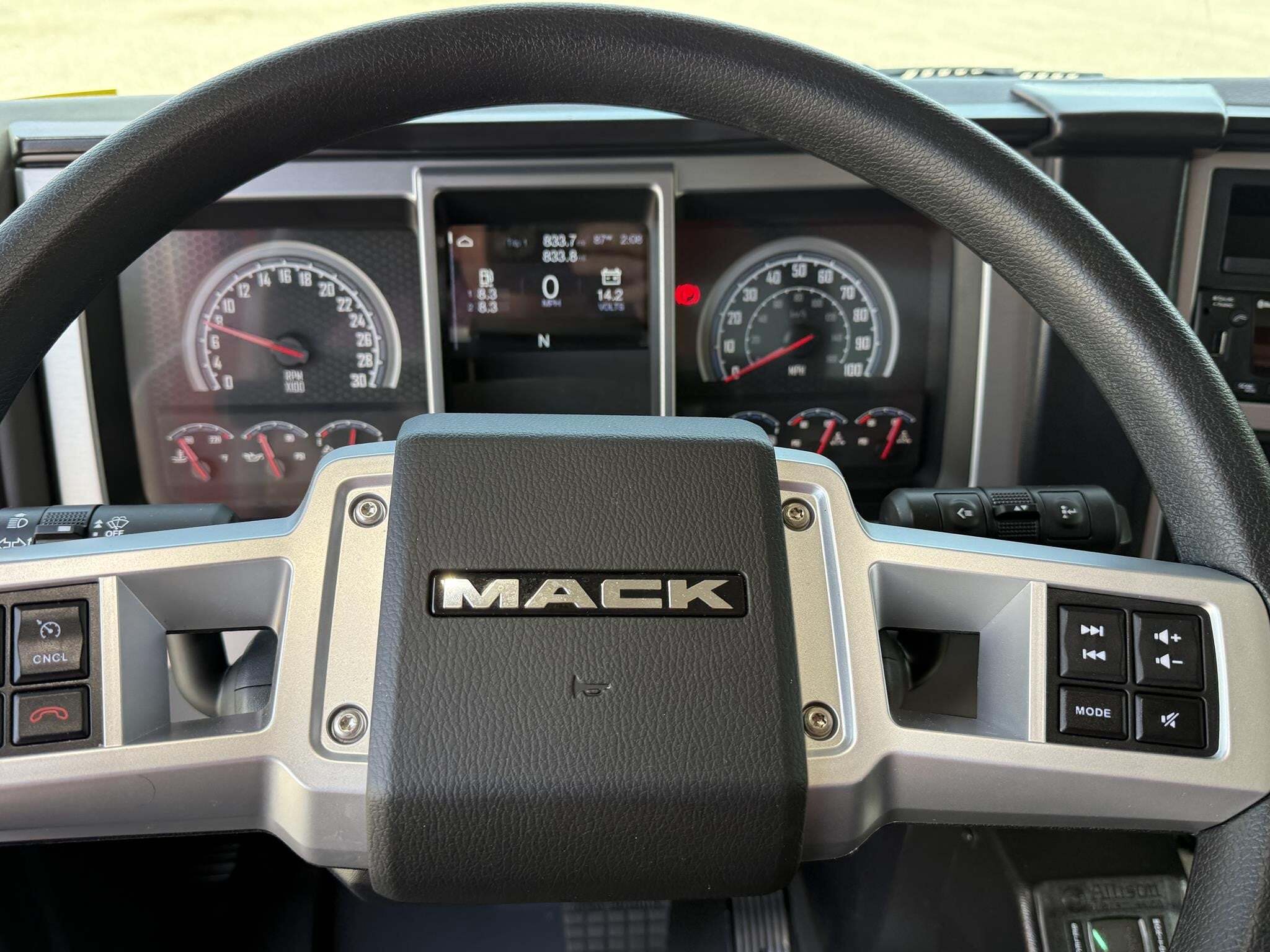 2027 Mack MD6