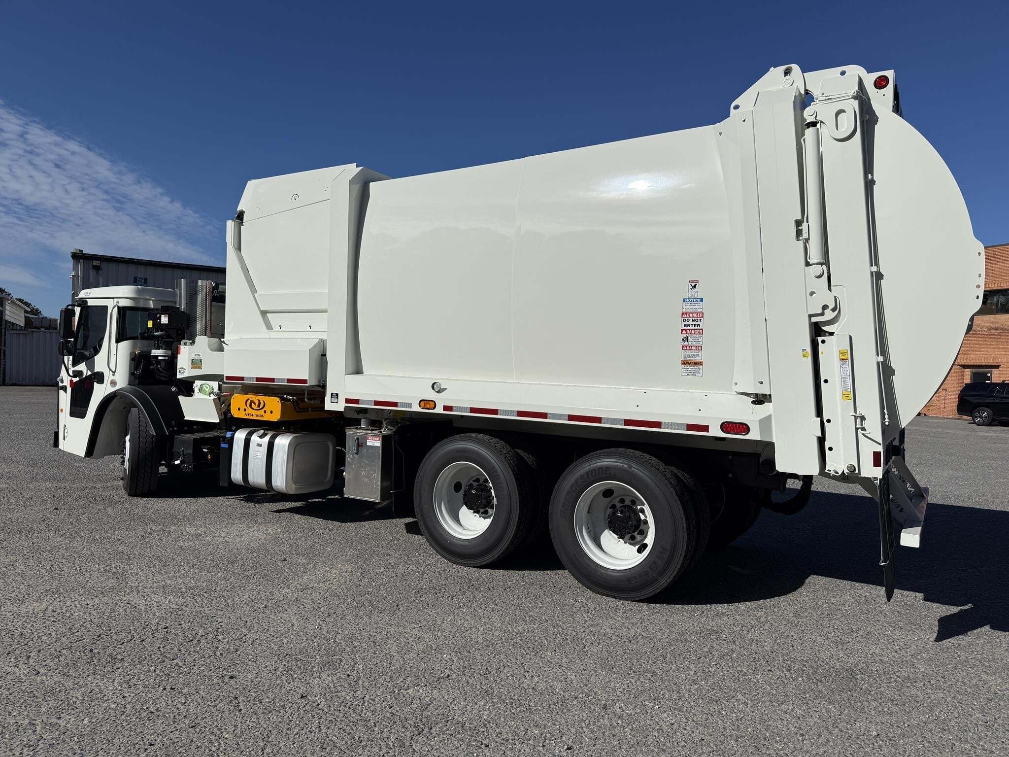 2026 Mack LR64R