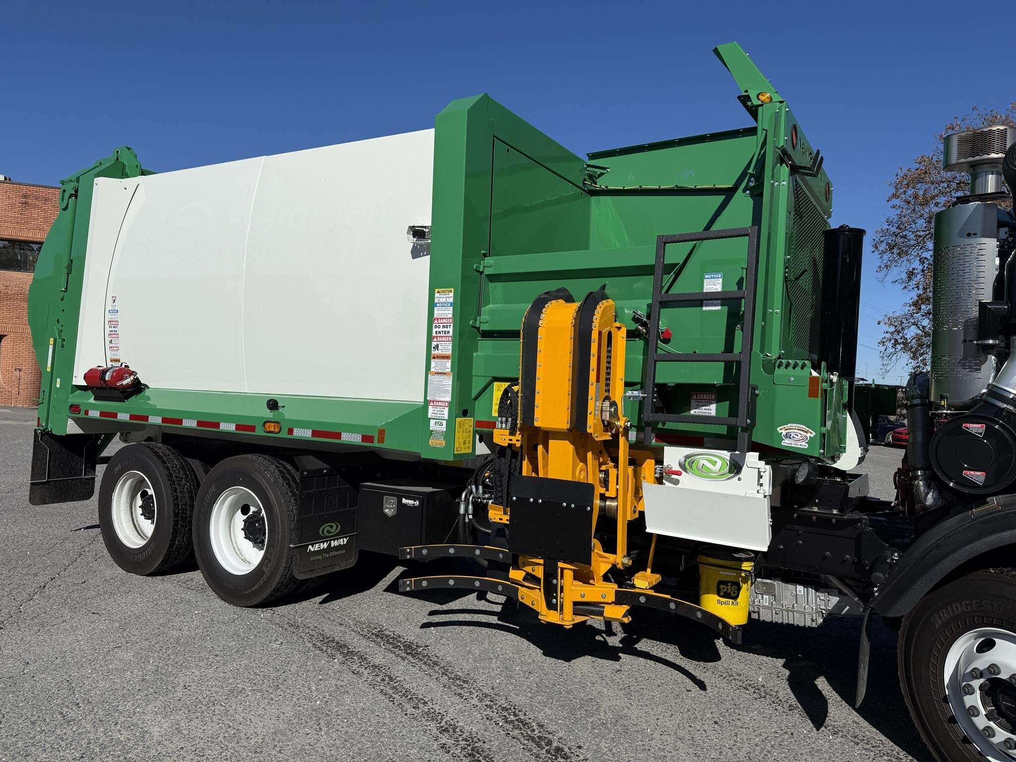 2026 Mack LR64R