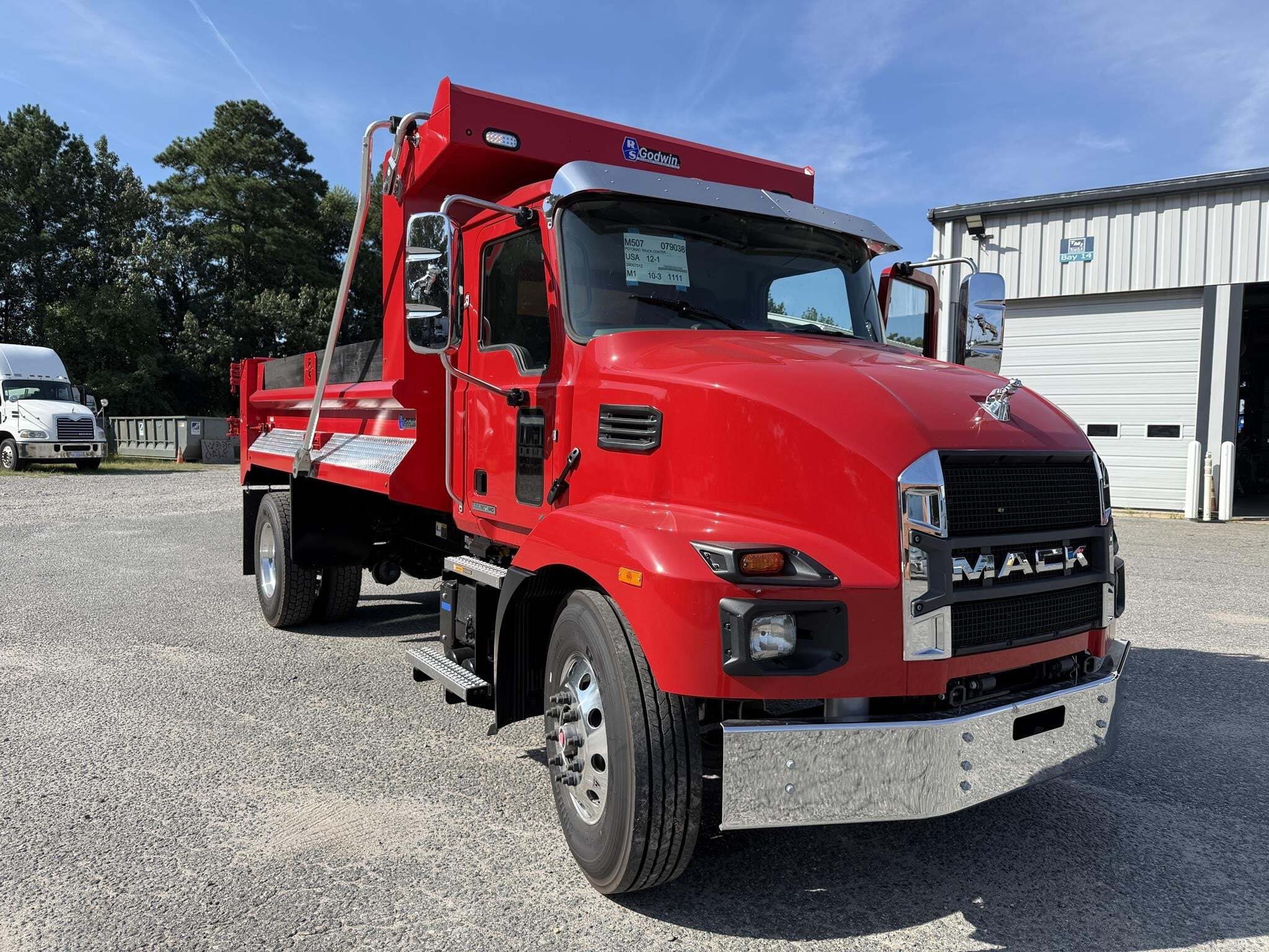 2027 Mack MD7