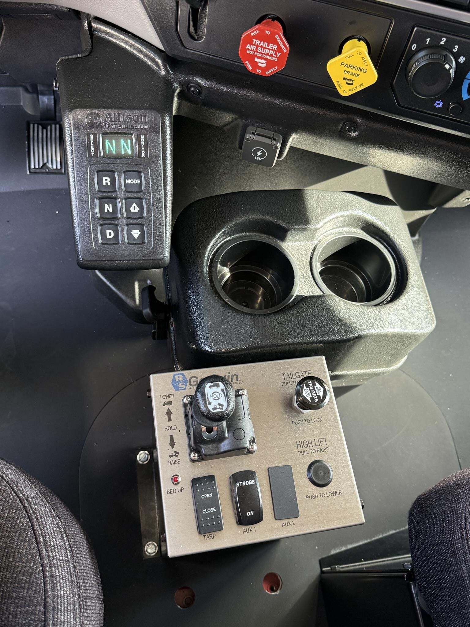 2027 Mack MD7