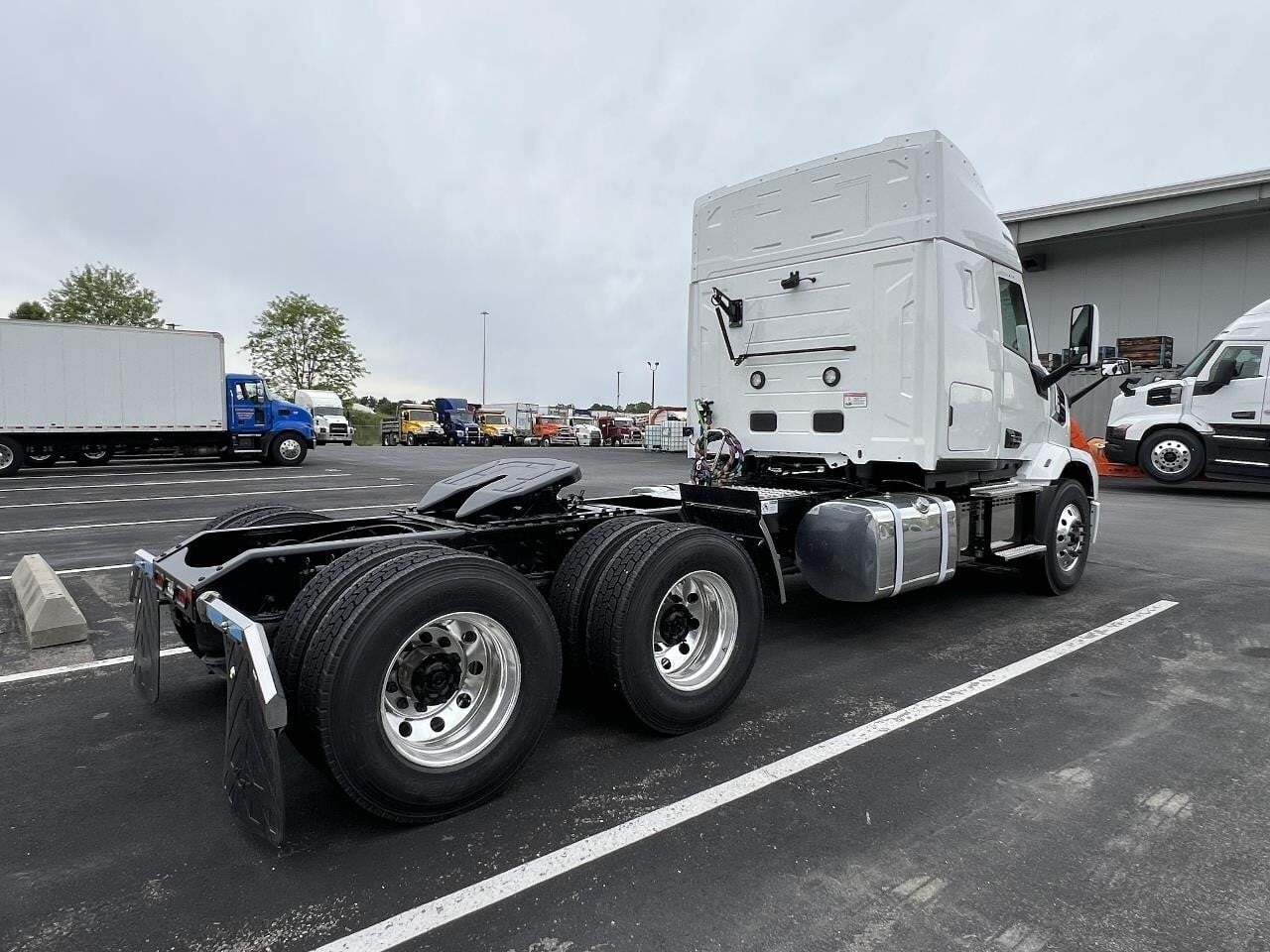 2027 Mack ANTHEM 64T