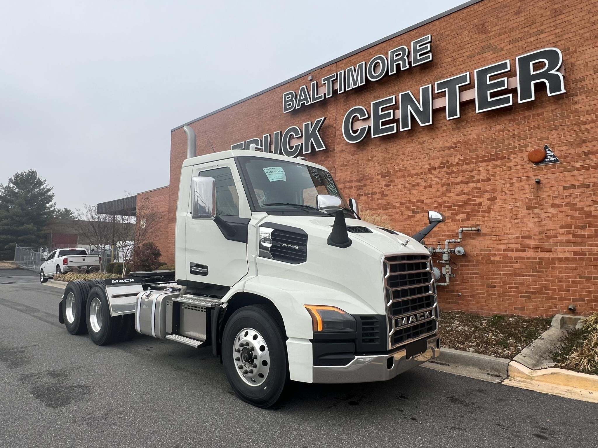 2027 Mack ANTHEM 64T